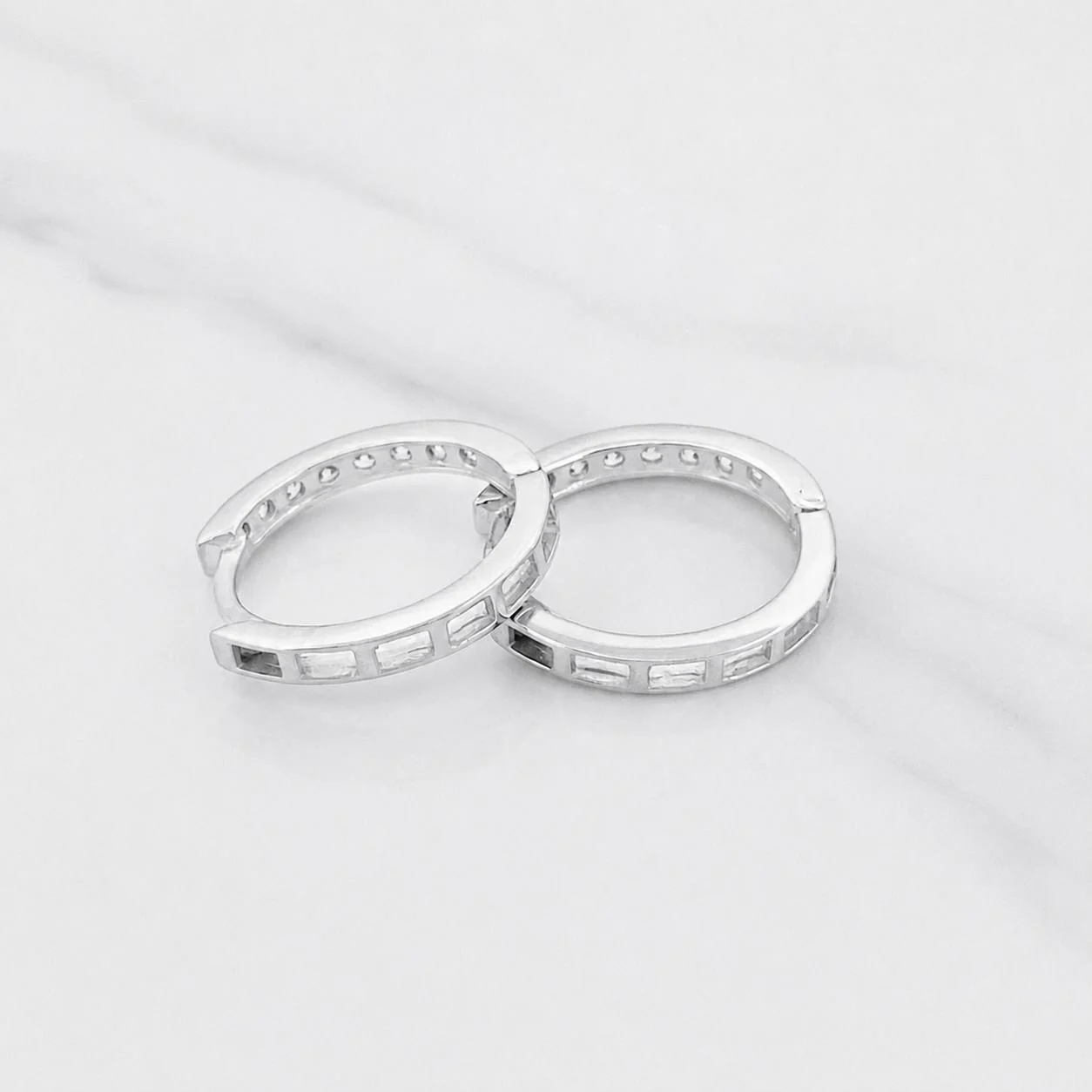 Candongas Carril 2g / 1/2 in Oro Blanco 18K - Image 3