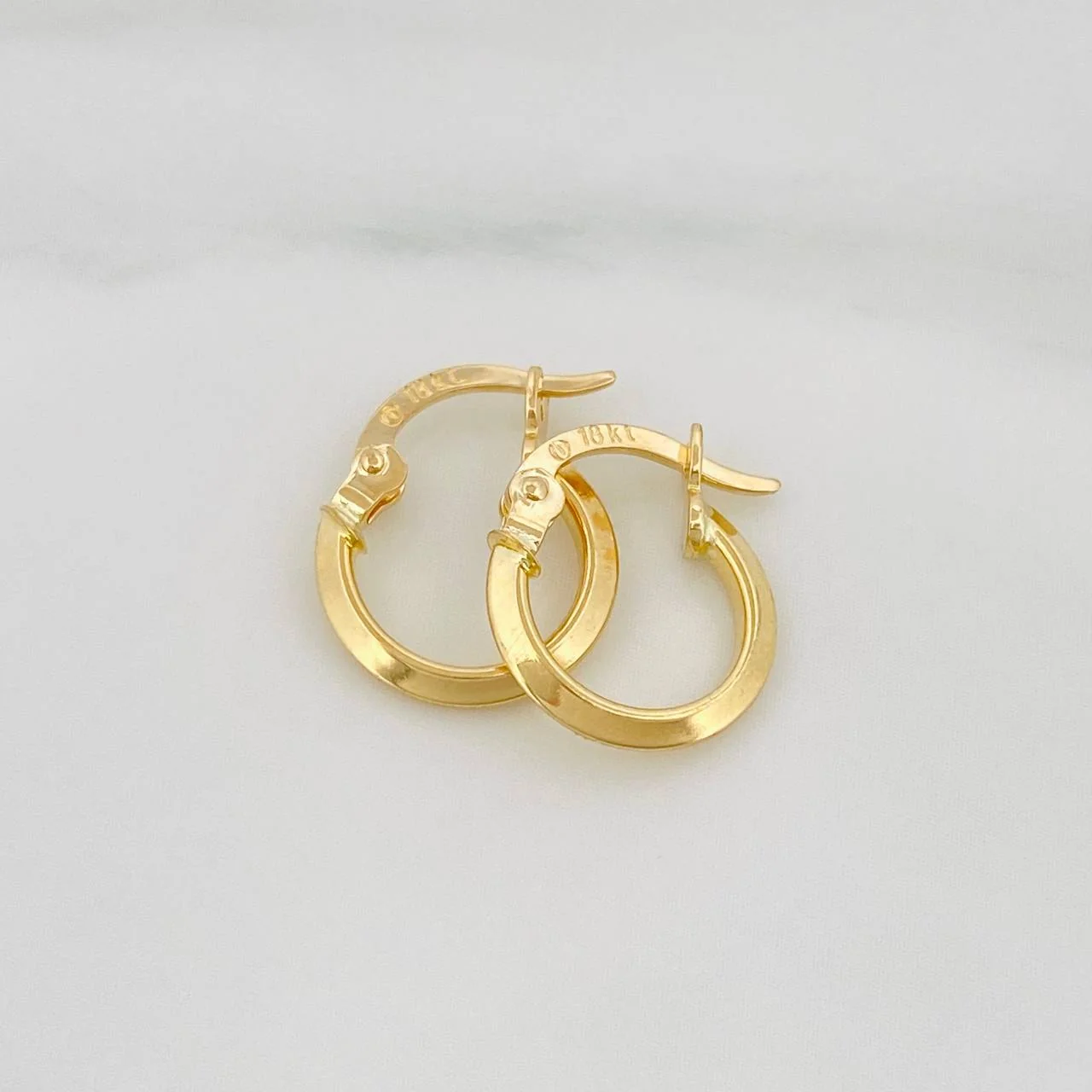 Candongas Clau mini 0.8g / 1/2 in Oro Amarillo 18K - Image 2