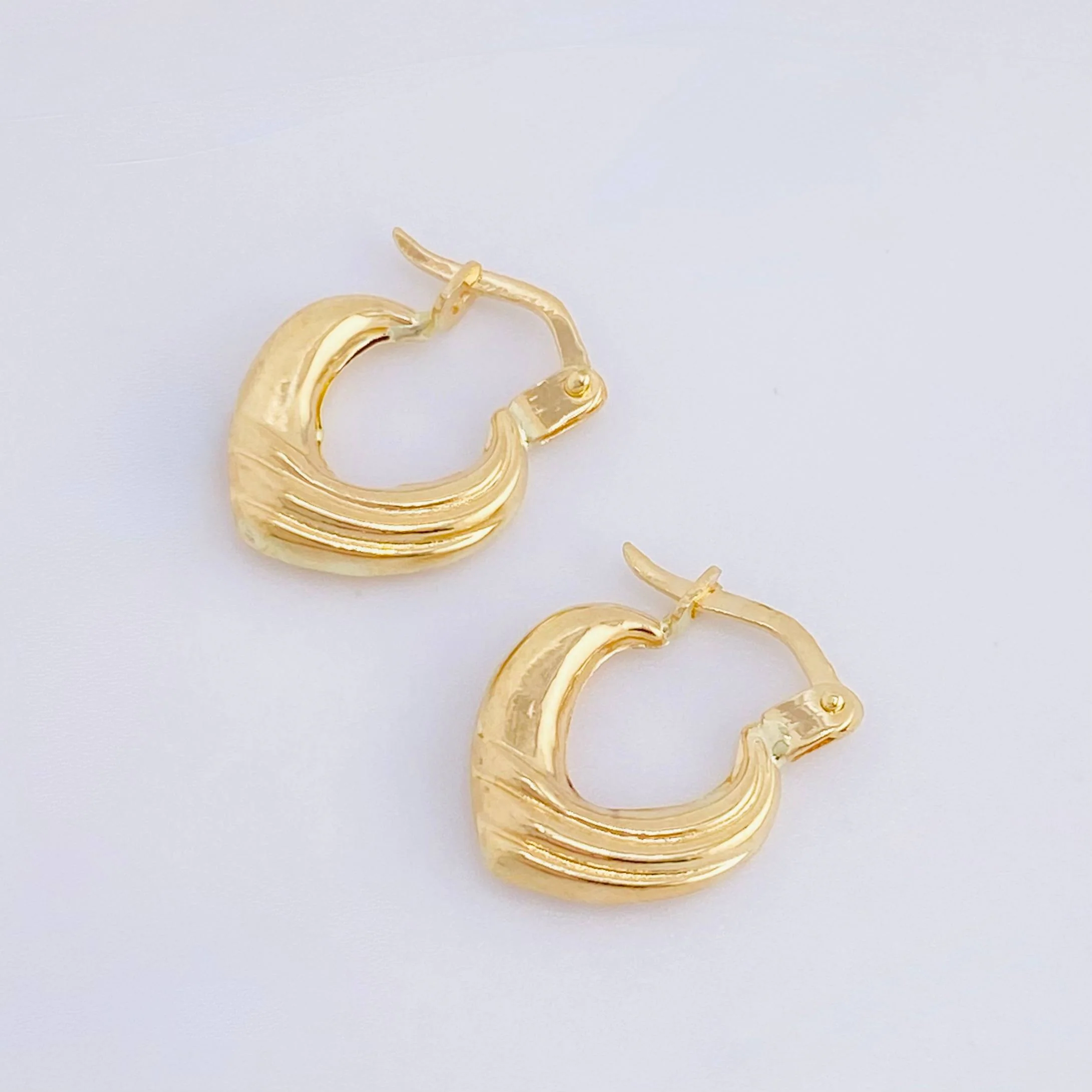 Candongas Corazon Rayado 1.05gr / 1/2 in / Oro Amarillo 18K - Image 2