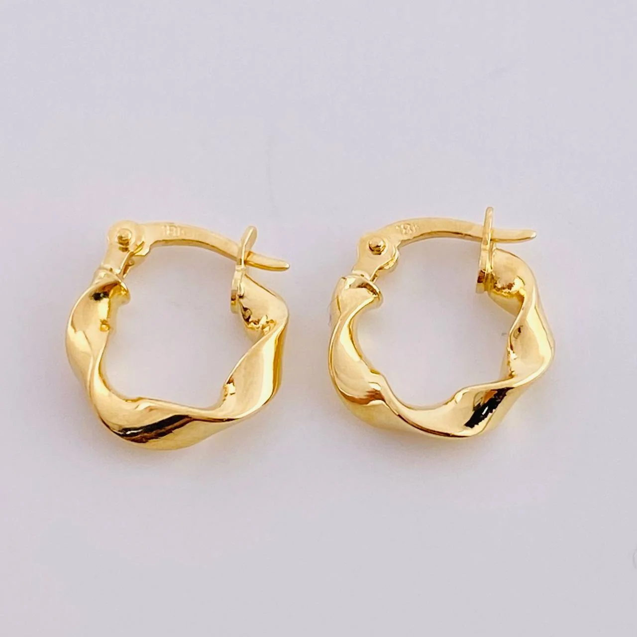 Candongas Demi 1.05 g / 1/2 in Oro Amarillo 18K - Image 3