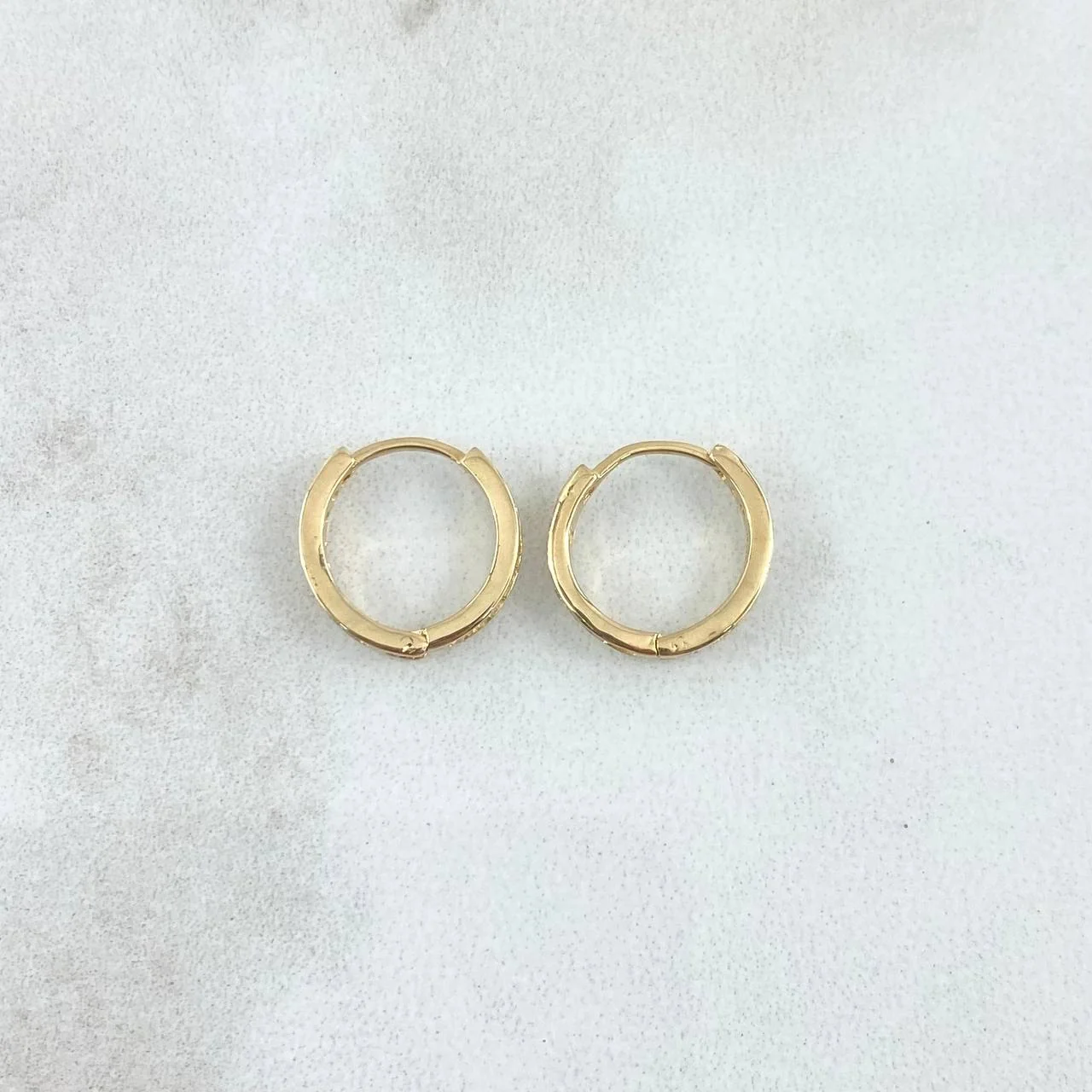 Candongas Doble Carril 1.35gr / 1.1cm / Circones Blancos Oro Amarillo 18K © - Image 2