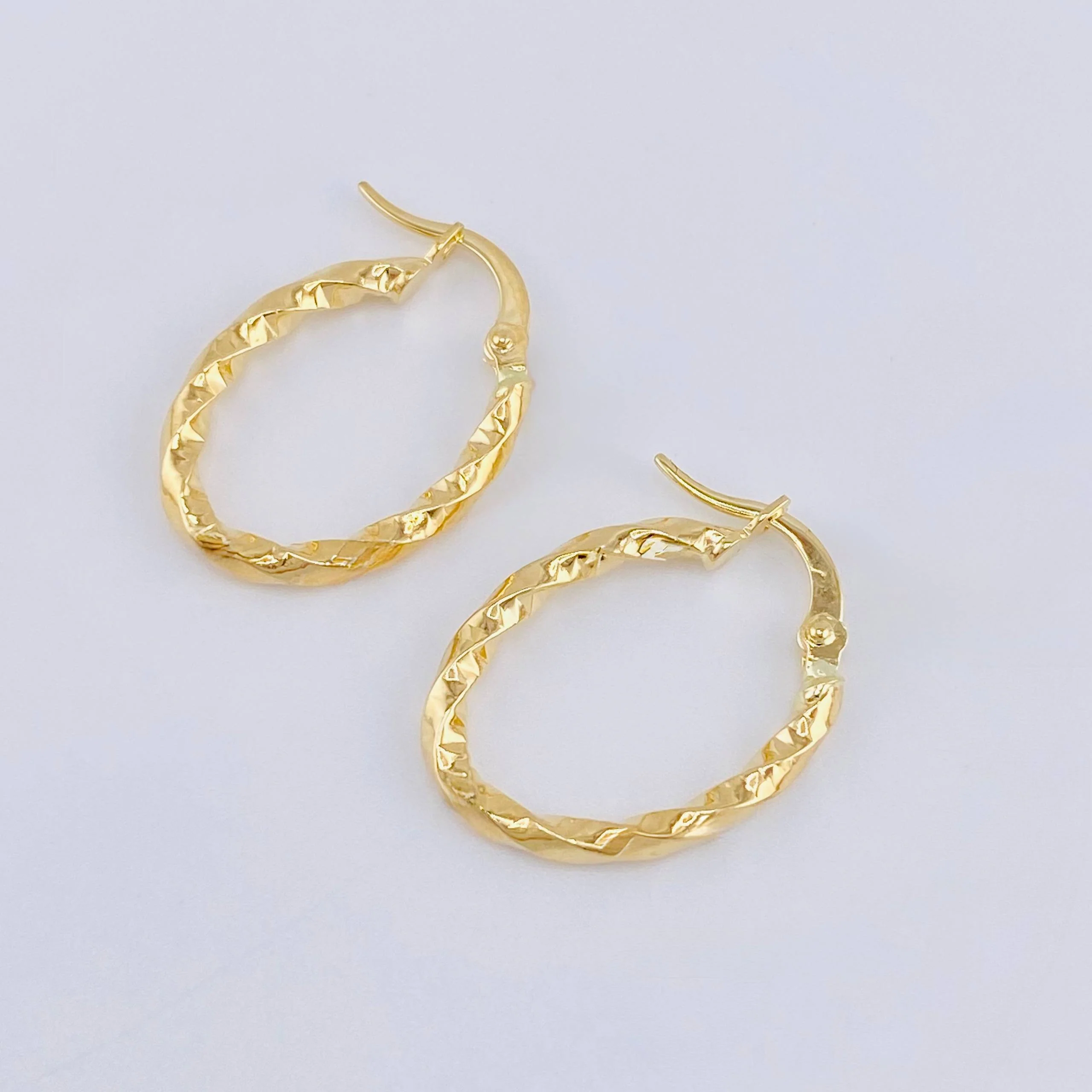 Candongas Dyla 1.3gr / 1 in / Oro Amarillo 18K - Image 3