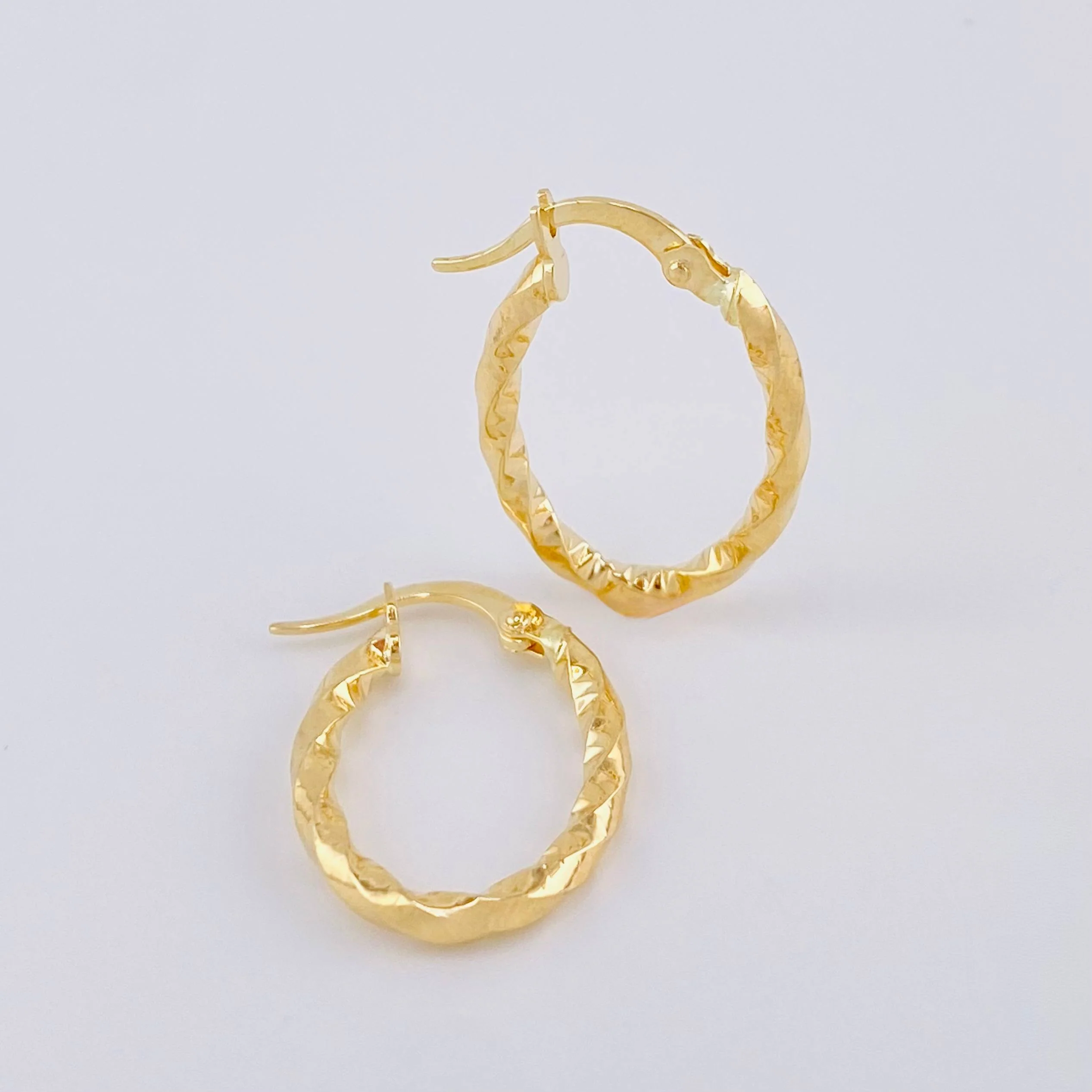 Candongas Dyla 1.3gr / 1 in / Oro Amarillo 18K - Image 4