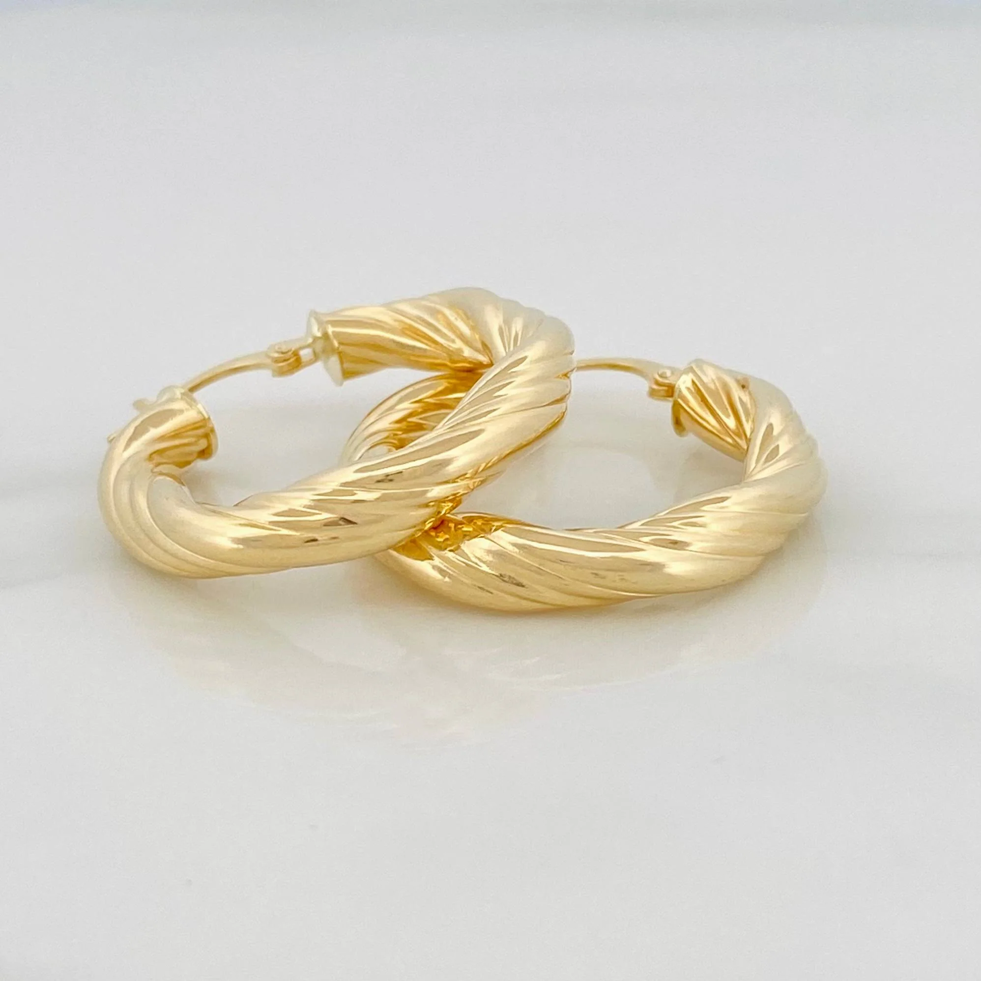 Candongas Emmi 4.85 g / 1 1/4 in Oro Amarillo 18K - Image 2