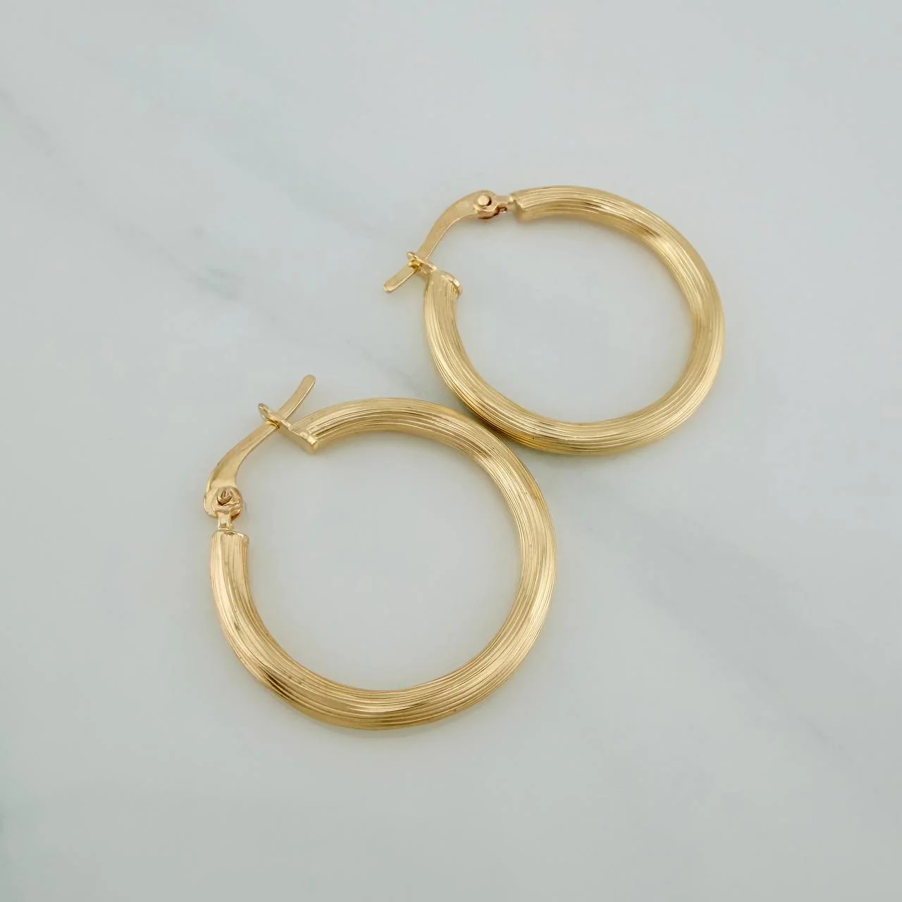 Candongas Jeisel 2.1gr / 1 in / Oro Amarillo 18K % - Image 3