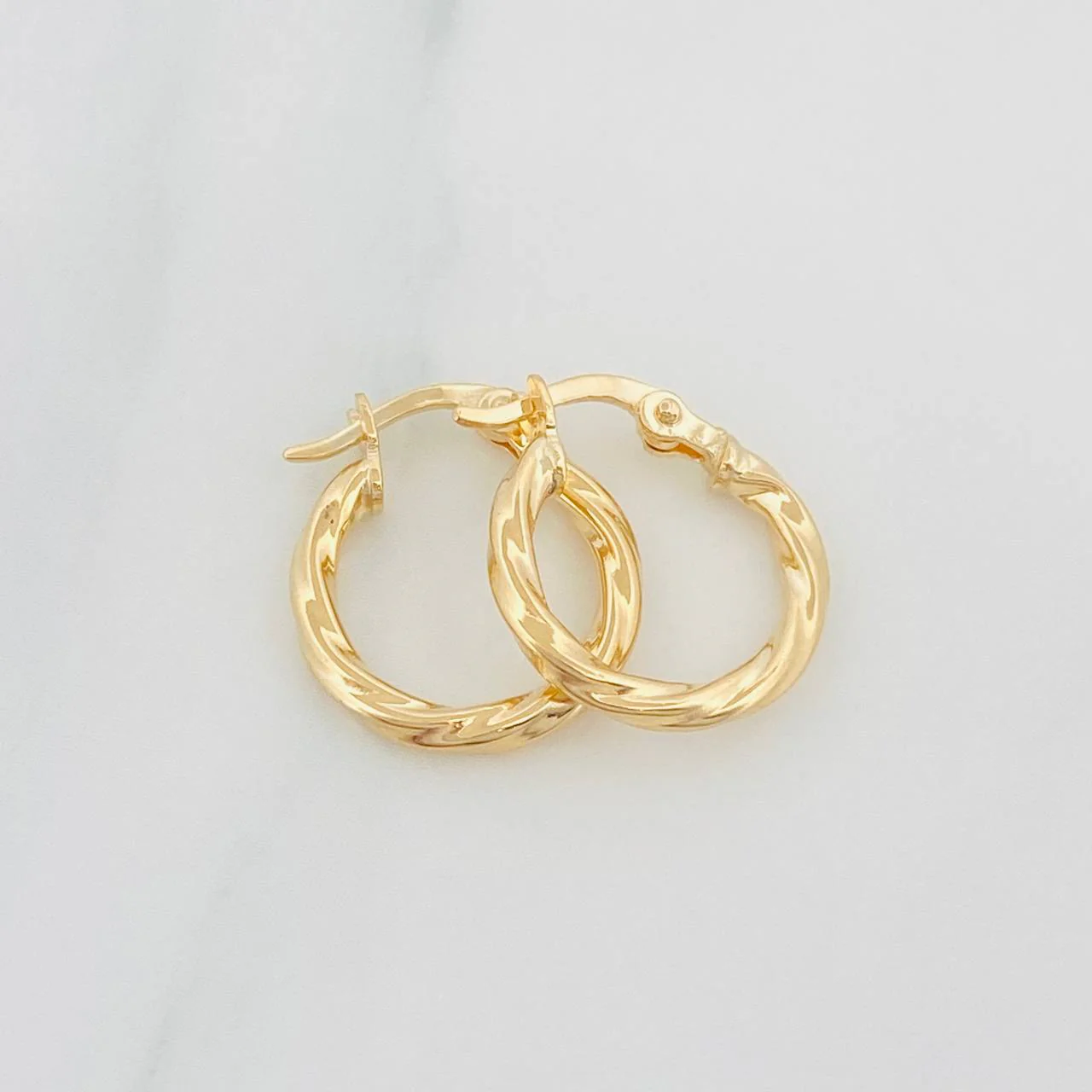 Candongas Kari 1.1 g / 3/4 in Oro Amarillo 18K - Image 2