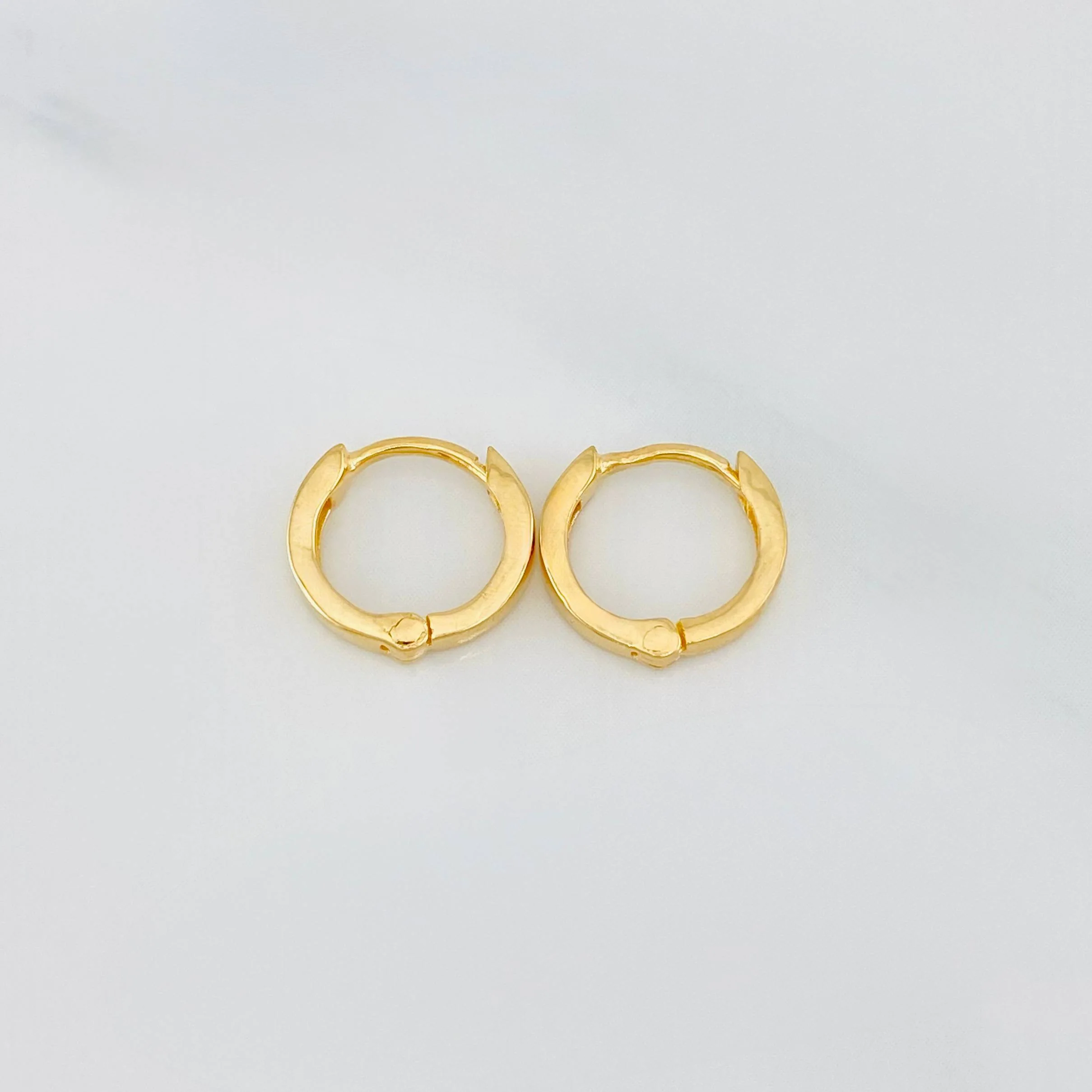 Candongas Kona 1.2 g / 1/2 in Oro Amarillo 18K