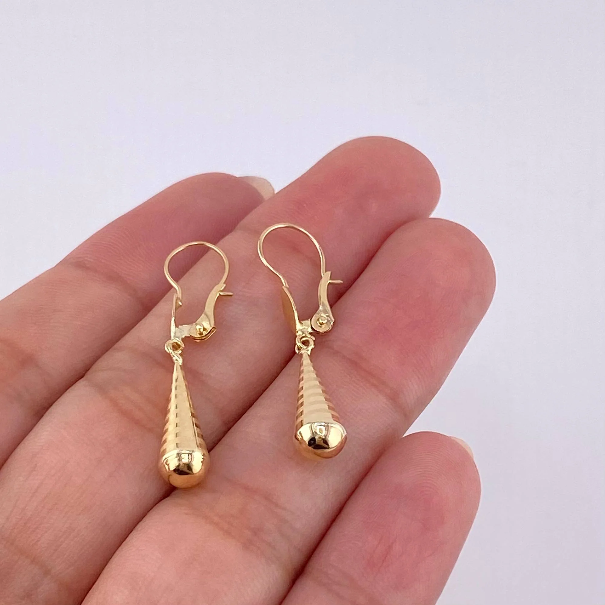 Candongas Lagrima 0.85 g / 1 1/4 in Oro Amarillo 18K - Image 3