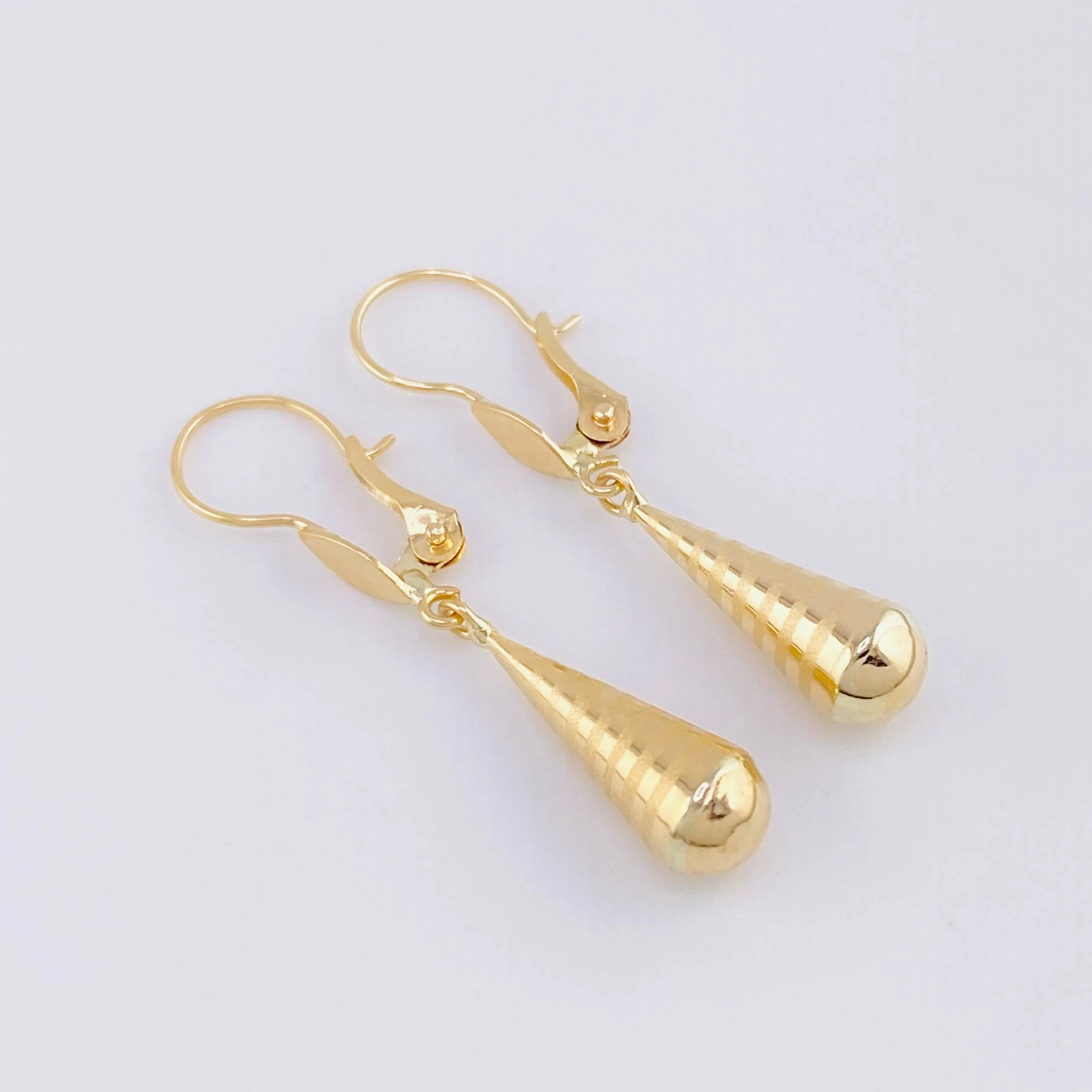 Candongas Lagrima 0.85 g / 1 1/4 in Oro Amarillo 18K - Image 2