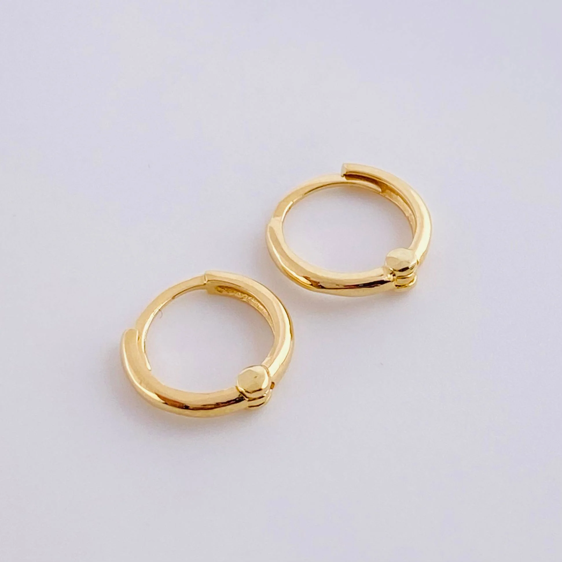 Candongas Lisas 1.15 g / 1/2 in Oro Amarillo 18K - Image 3