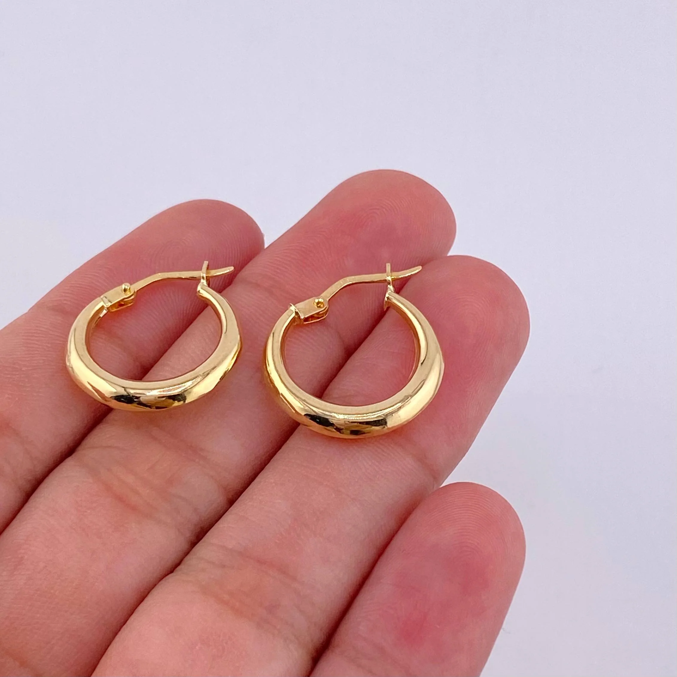 Candongas Lisas 1.55 g / 3/4 in Oro Amarillo 18K - Image 3