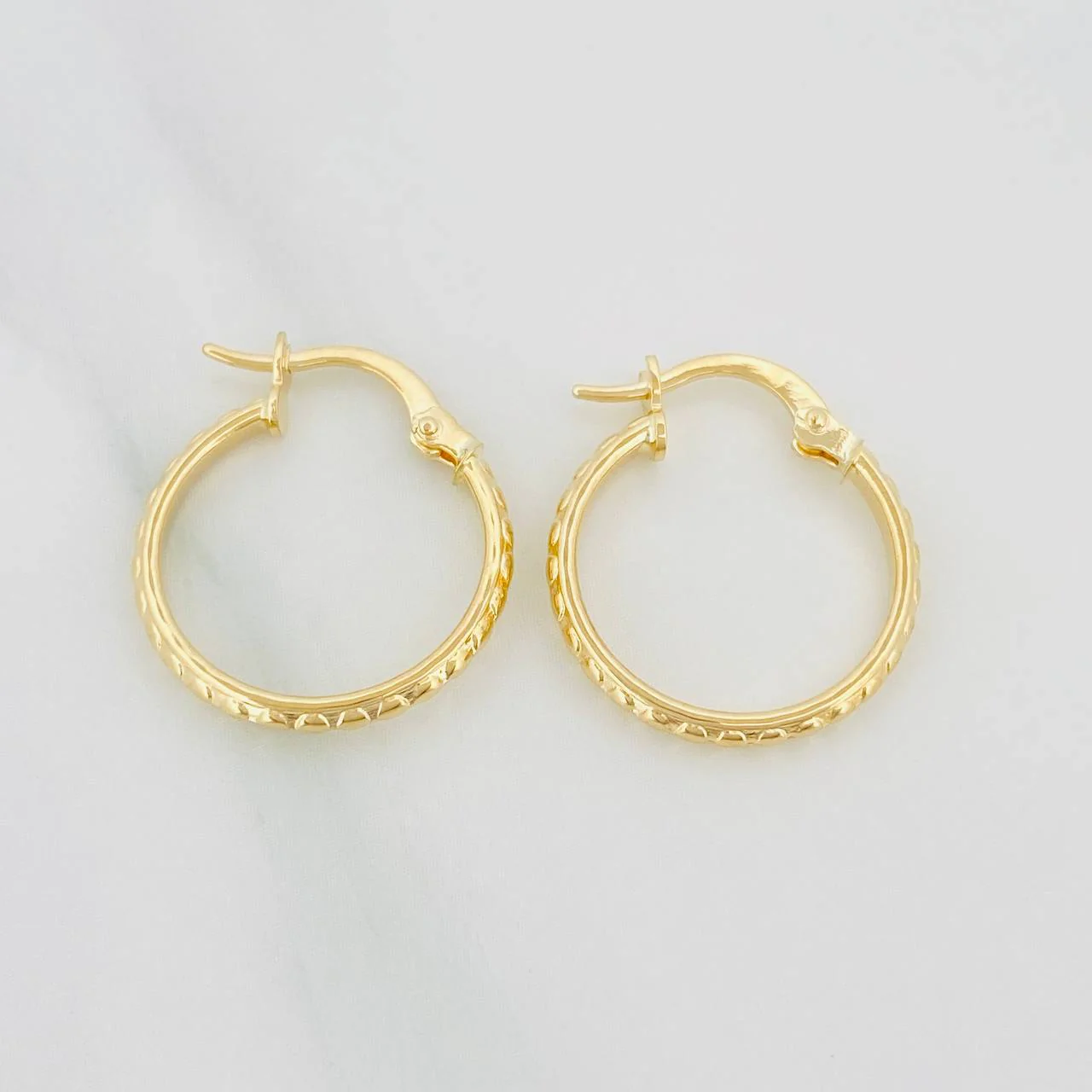 Candongas Lucero 1.2 g / 3/4 in Oro Amarillo 18K