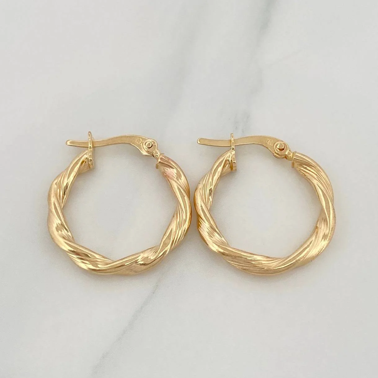 Candongas Mai 1.6 g / 3/4 in Oro Amarillo 18K
