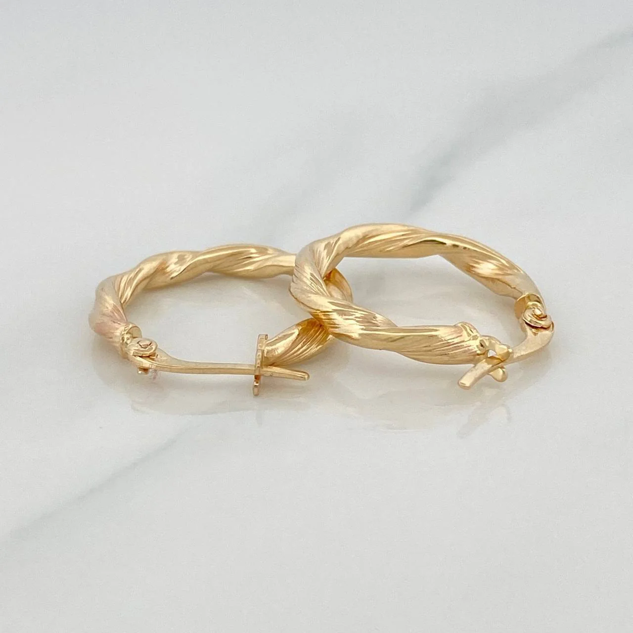 Candongas Mai 1.6 g / 3/4 in Oro Amarillo 18K - Image 3