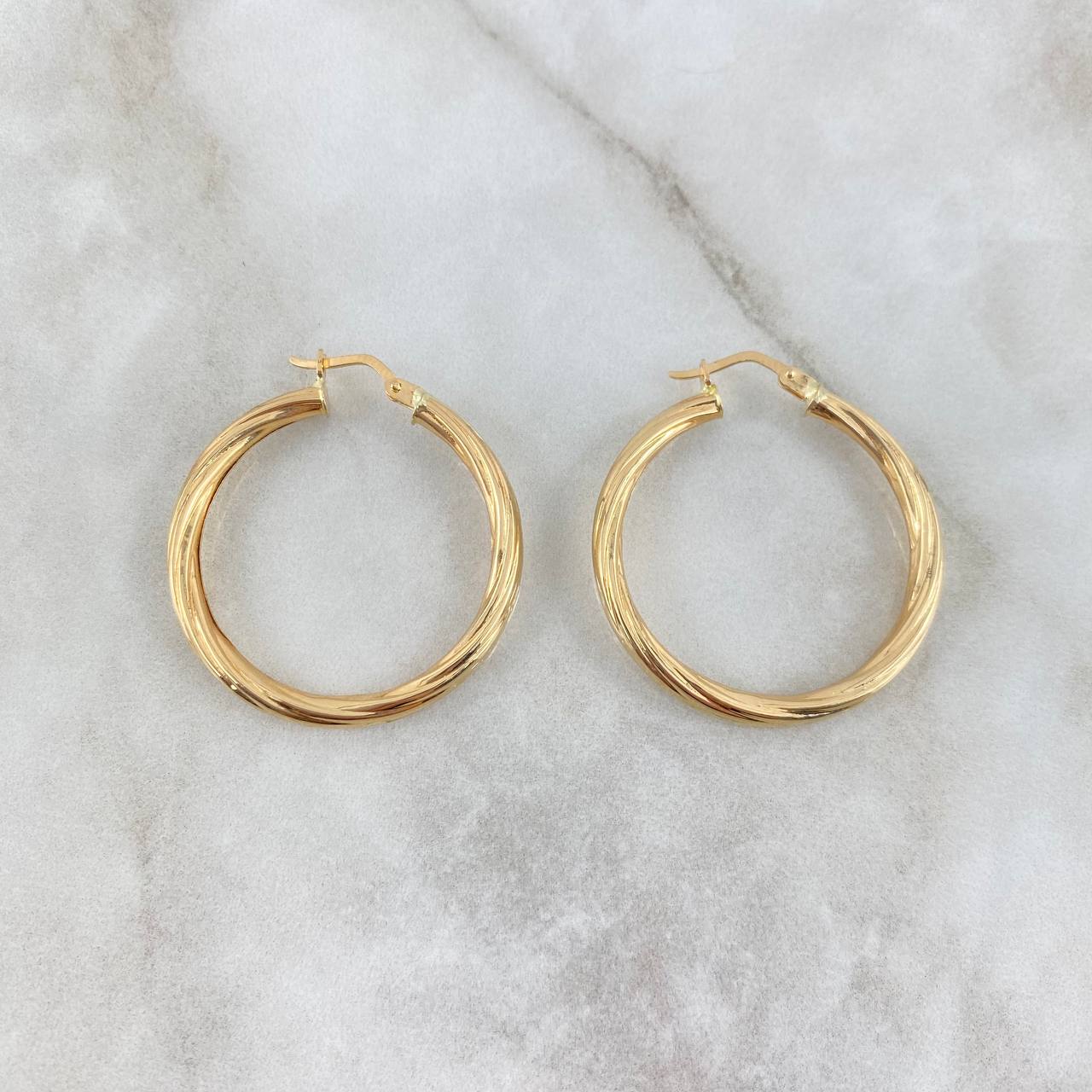 Candongas Mary 3.25gr / 1 1/4 in / Oro Amarillo 18K - Image 3