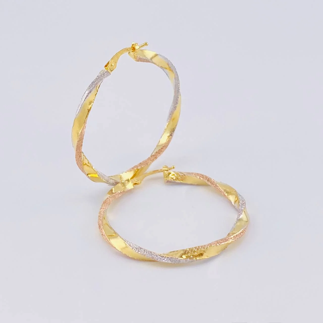 Candongas Maryal 2.9 g / 1 1/2 in Tres Oros 18K - Image 3