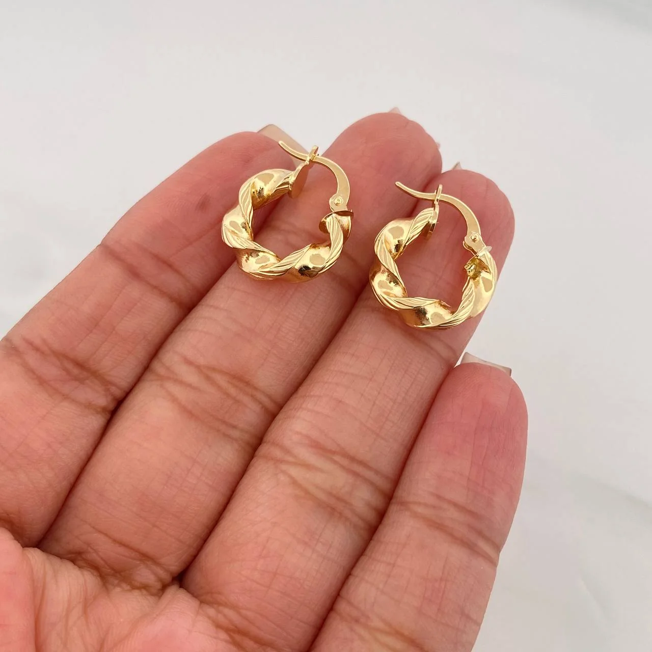 Candongas Milu 2.15 g / 3/4 in Oro Amarillo 18K - Image 4