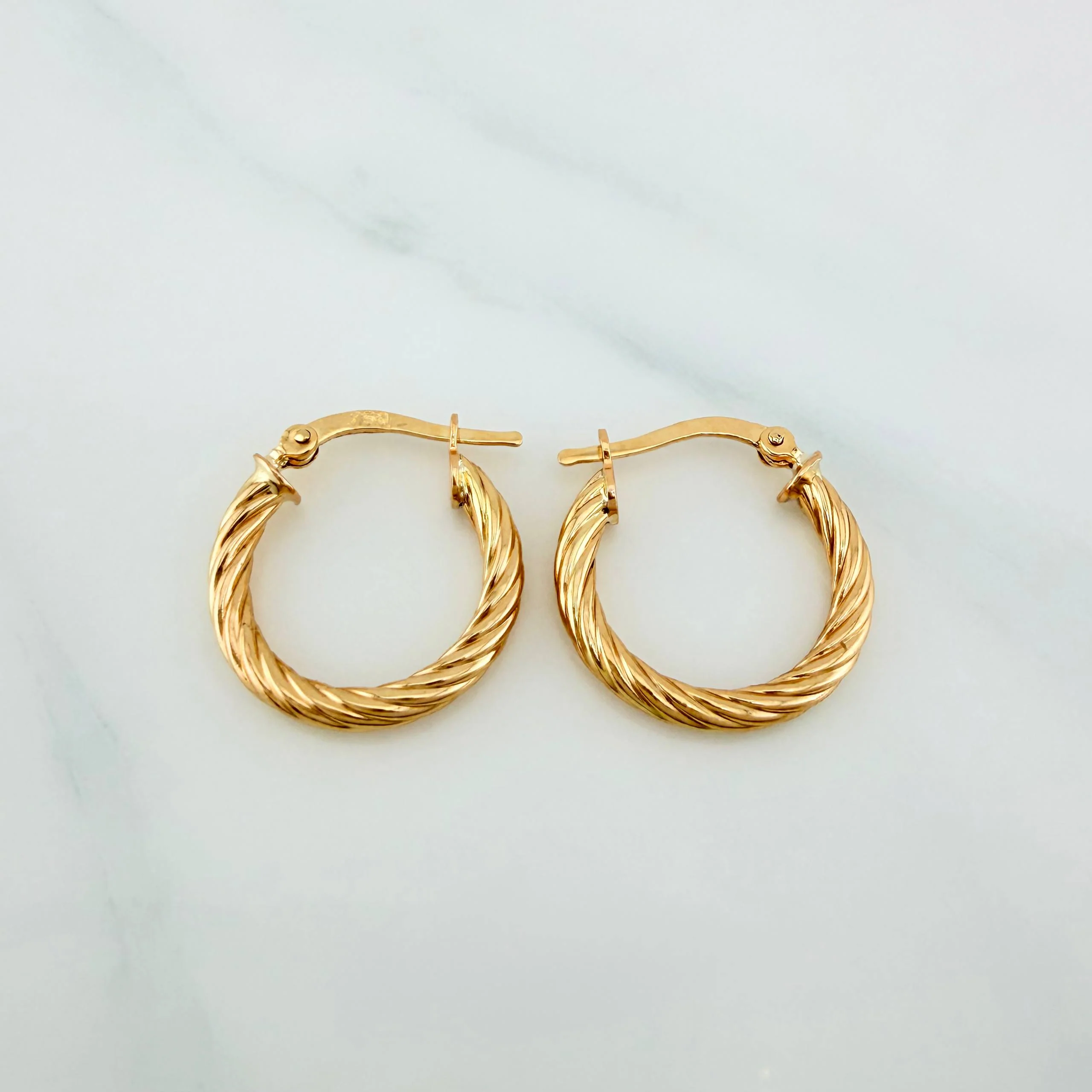 Candongas Niky 1.95 g / 3/4 in Oro Amarillo 18K