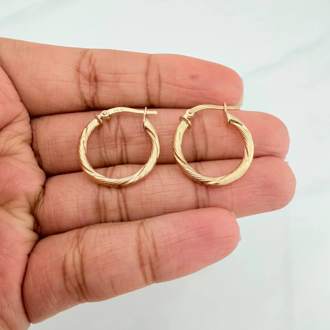 Candongas Niky 1.95 g / 3/4 in Oro Amarillo 18K - Image 4