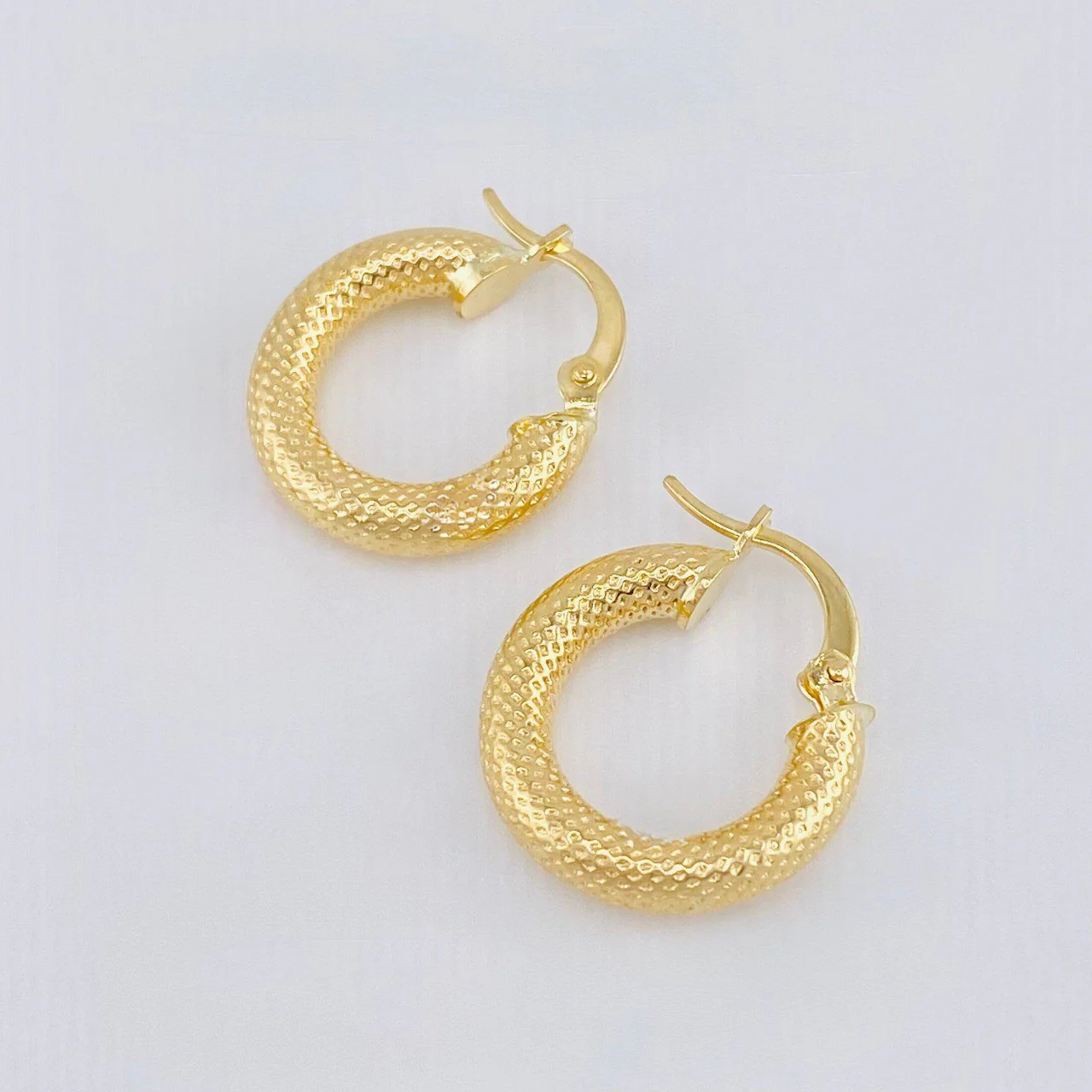 Candongas Sofi Diamantada 2.3gr / 3/4 in / Oro Amarillo 18K * - Image 3