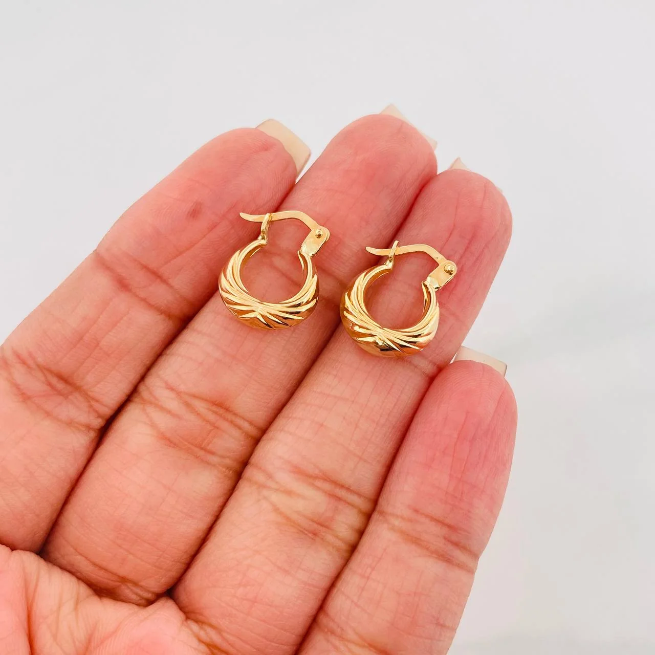 Candongas Tiana 1.2 g / 1/2 in Oro Amarillo 18K - Image 4