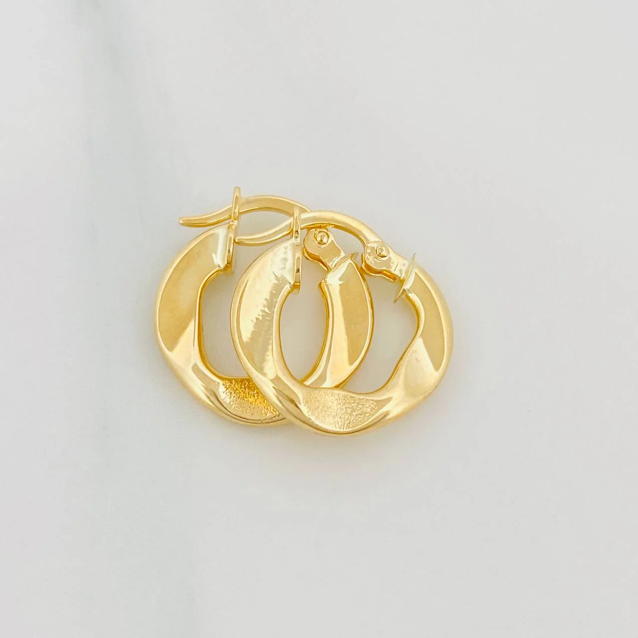 Candongas Triana 1.55 g / 1/2 in Oro Amarillo 18K - Image 2