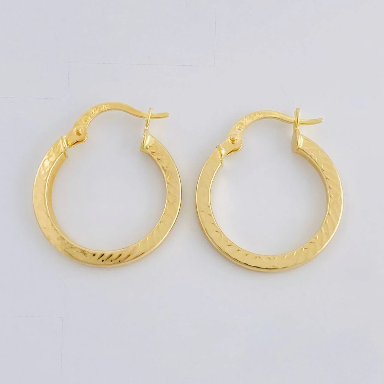 Candongas Trival 1.55 g / 3/4 in Oro Amarillo 18K