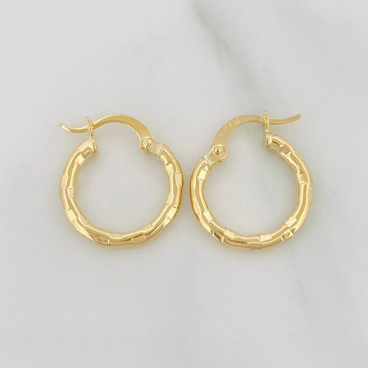 Candongas Val 1.3 g / 3/4 in Oro Amarillo 18K