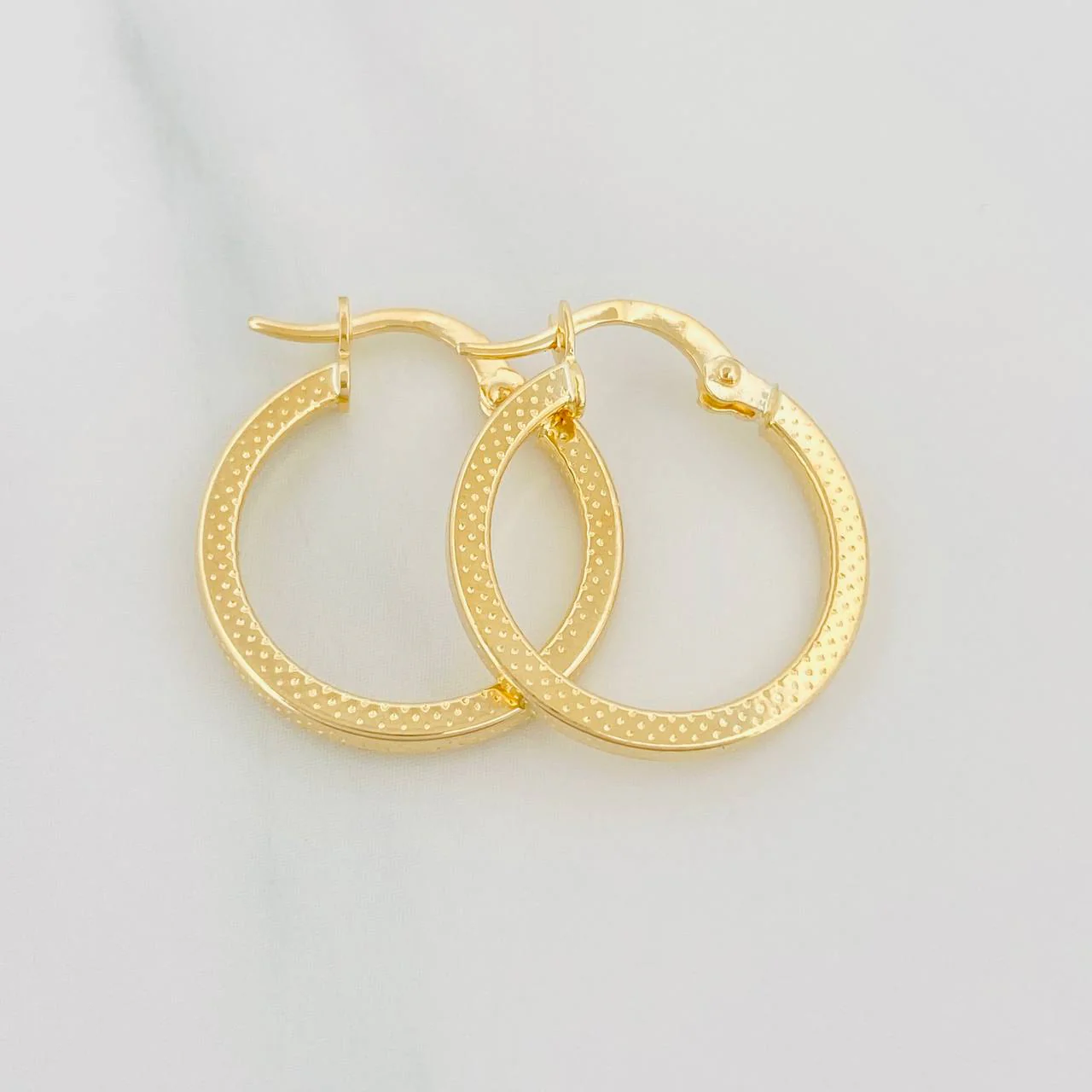 Candongas Vick 1.4 g / 3/4 in Oro Amarillo 18K - Image 2