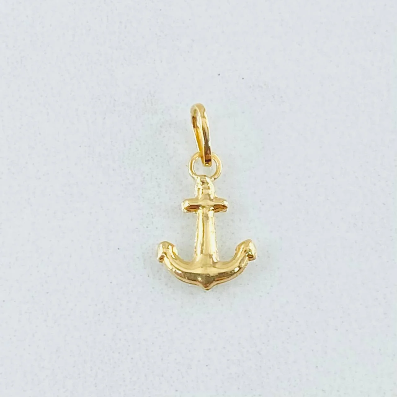 Dije Ancla 0.2 g / 3/4 in Oro Amarillo 18K