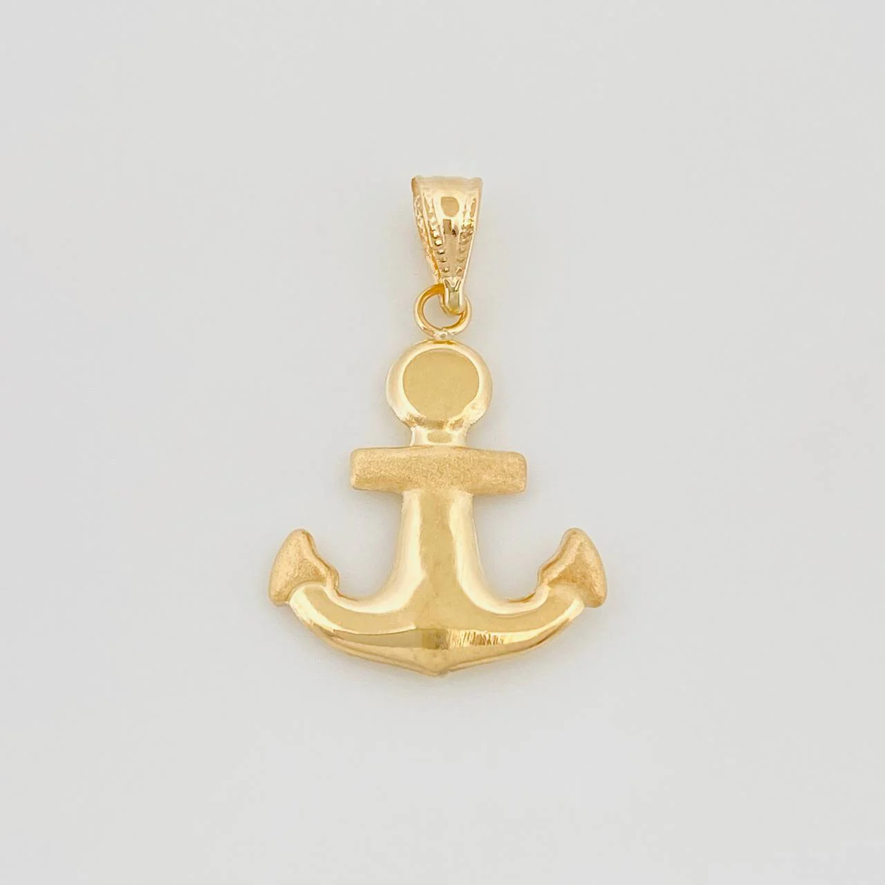Dije Ancla 0.85 g / 1 in Oro Amarillo 18K