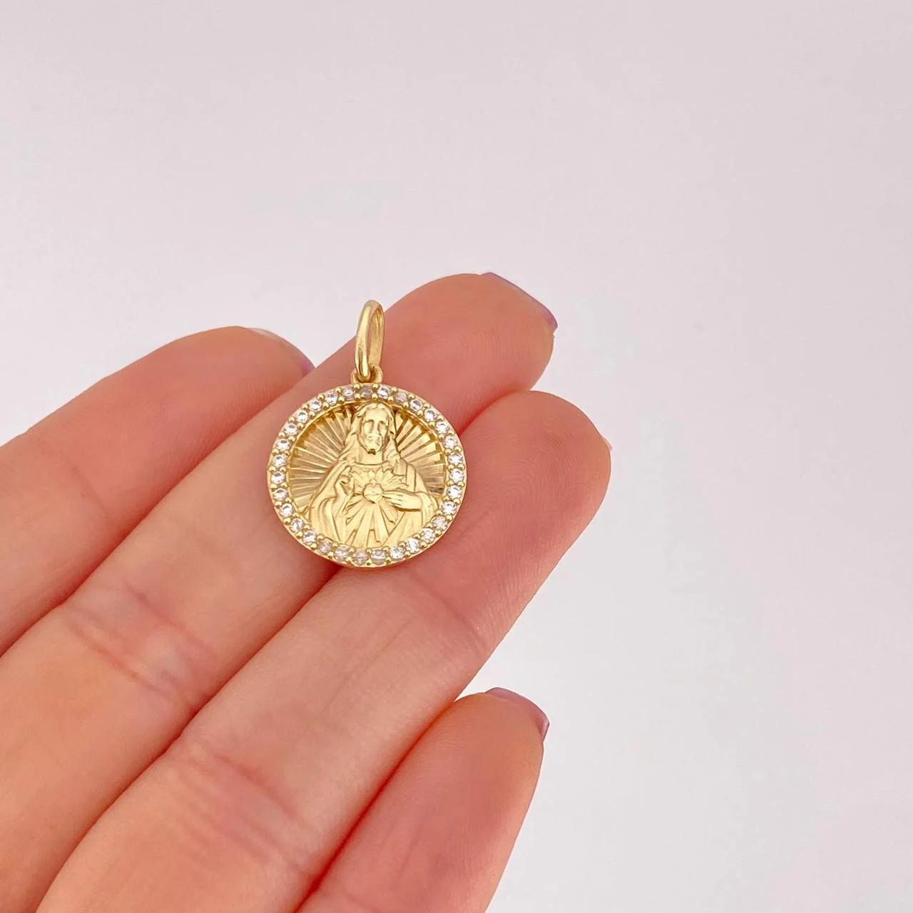 Dije Circulo Sagrado Corazón 2.65g / 1 in Oro Amarillo 18K - Image 5