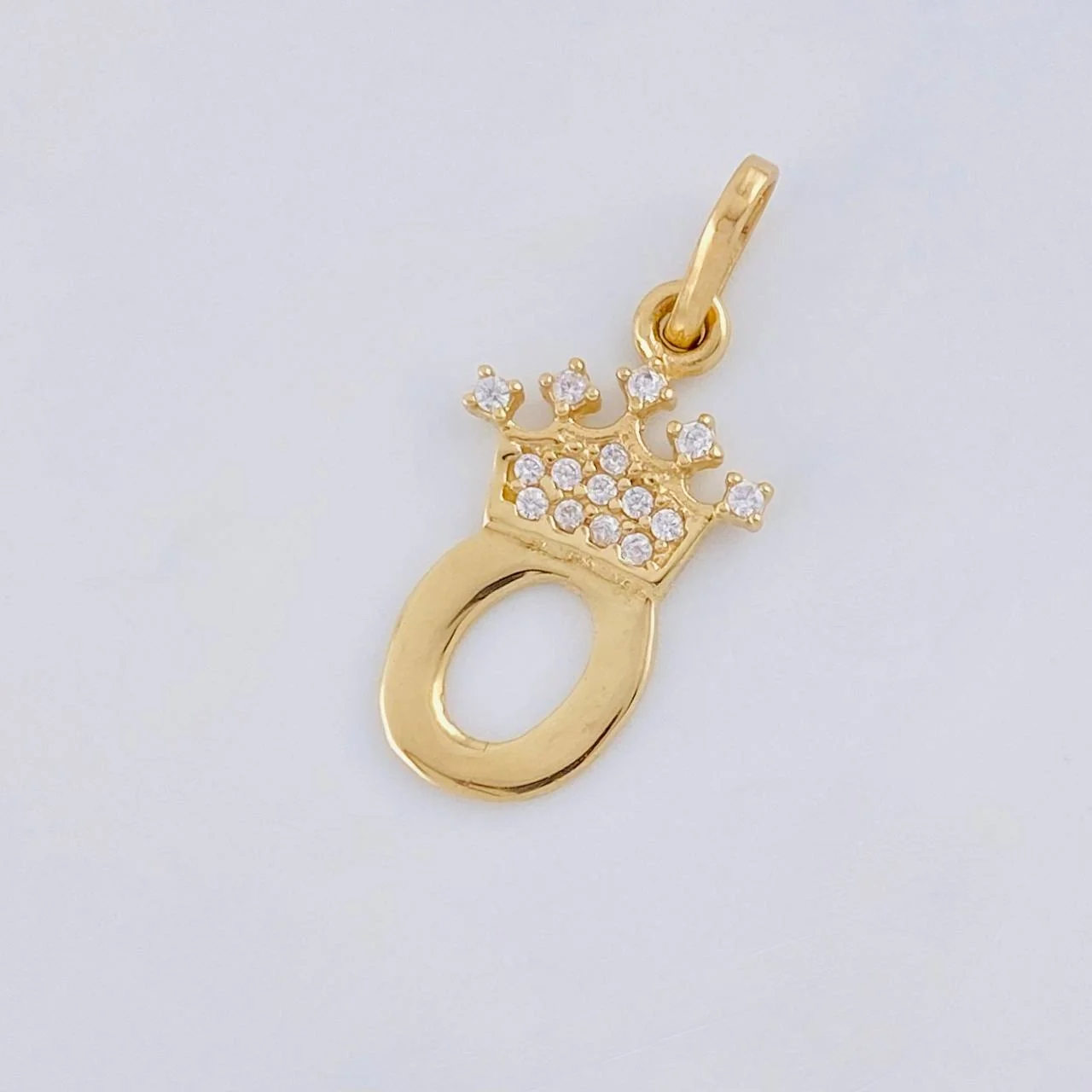 Dije Corona Letra O 0.7 g / 3/4 in Oro Amarillo 18K - Image 4