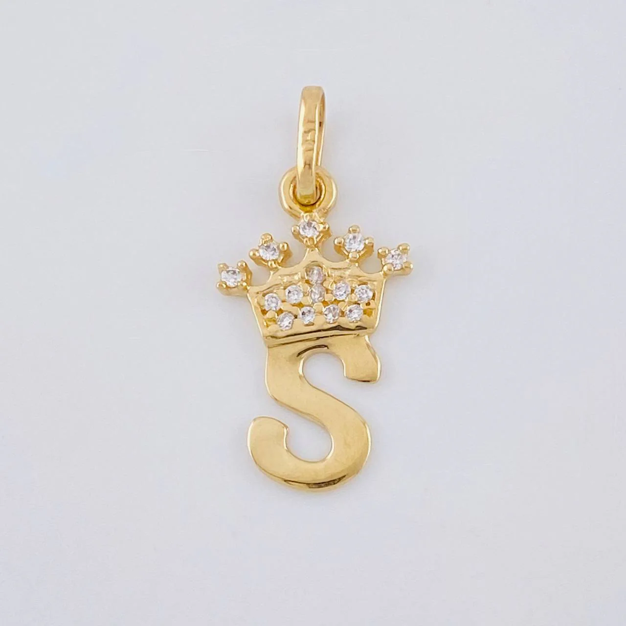 Dije Corona Letra S 0.8 g / 3/4 in Oro Amarillo 18K