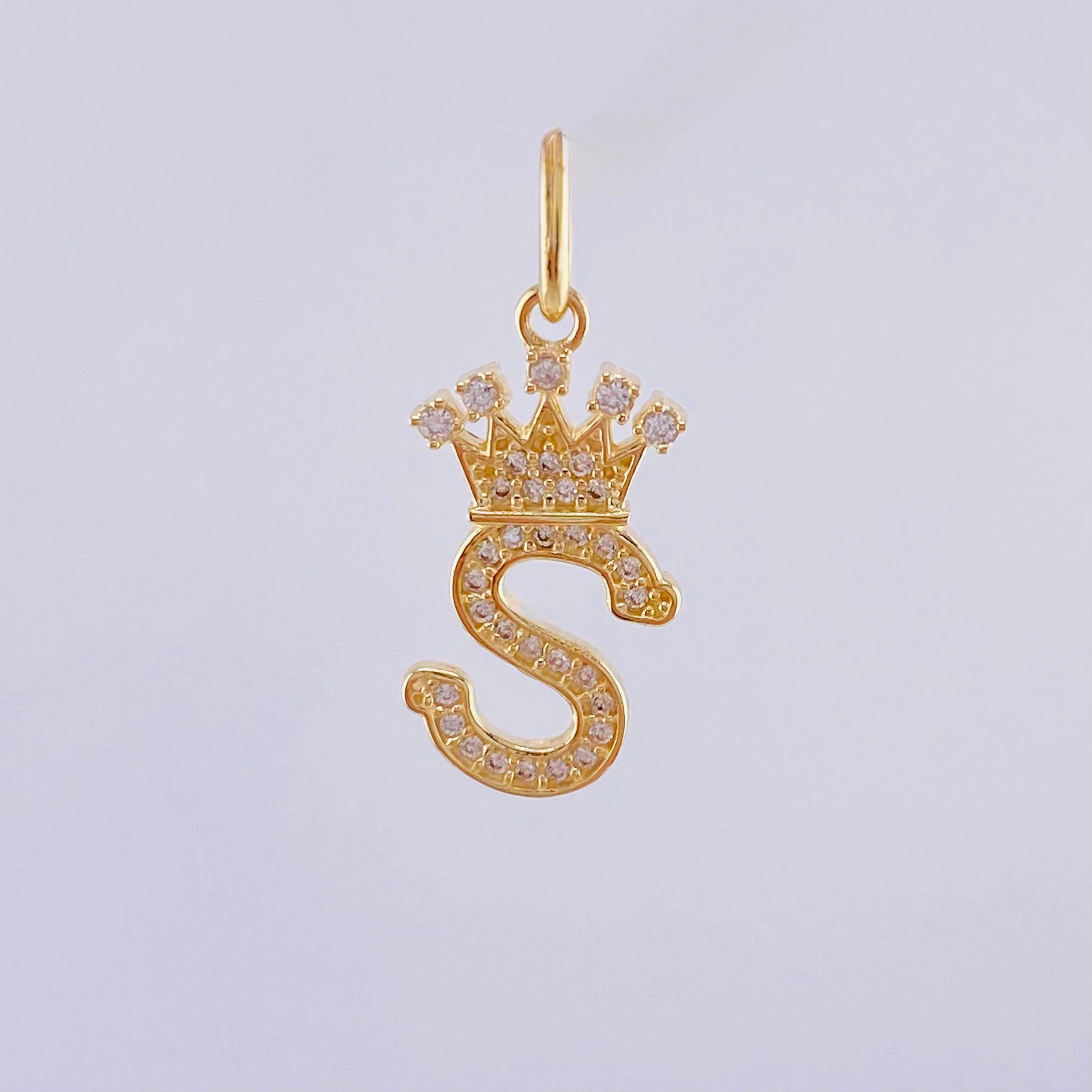 Dije Corona Letra S 1.85gr / 1 in / Oro Amarillo 18K - Image 2