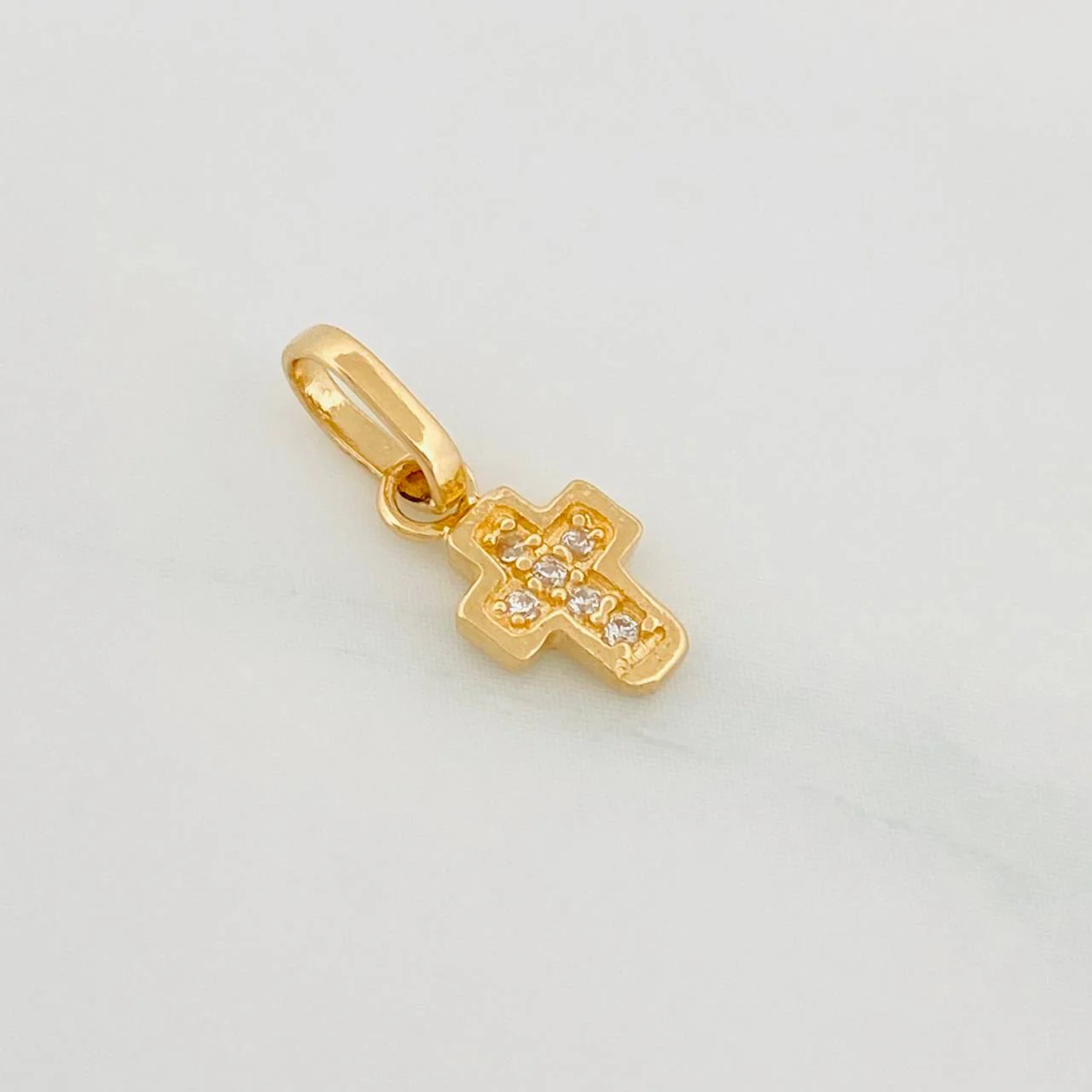 Dije Cruz 0.55 g / 1/2 in Oro Amarillo 18K - Image 2