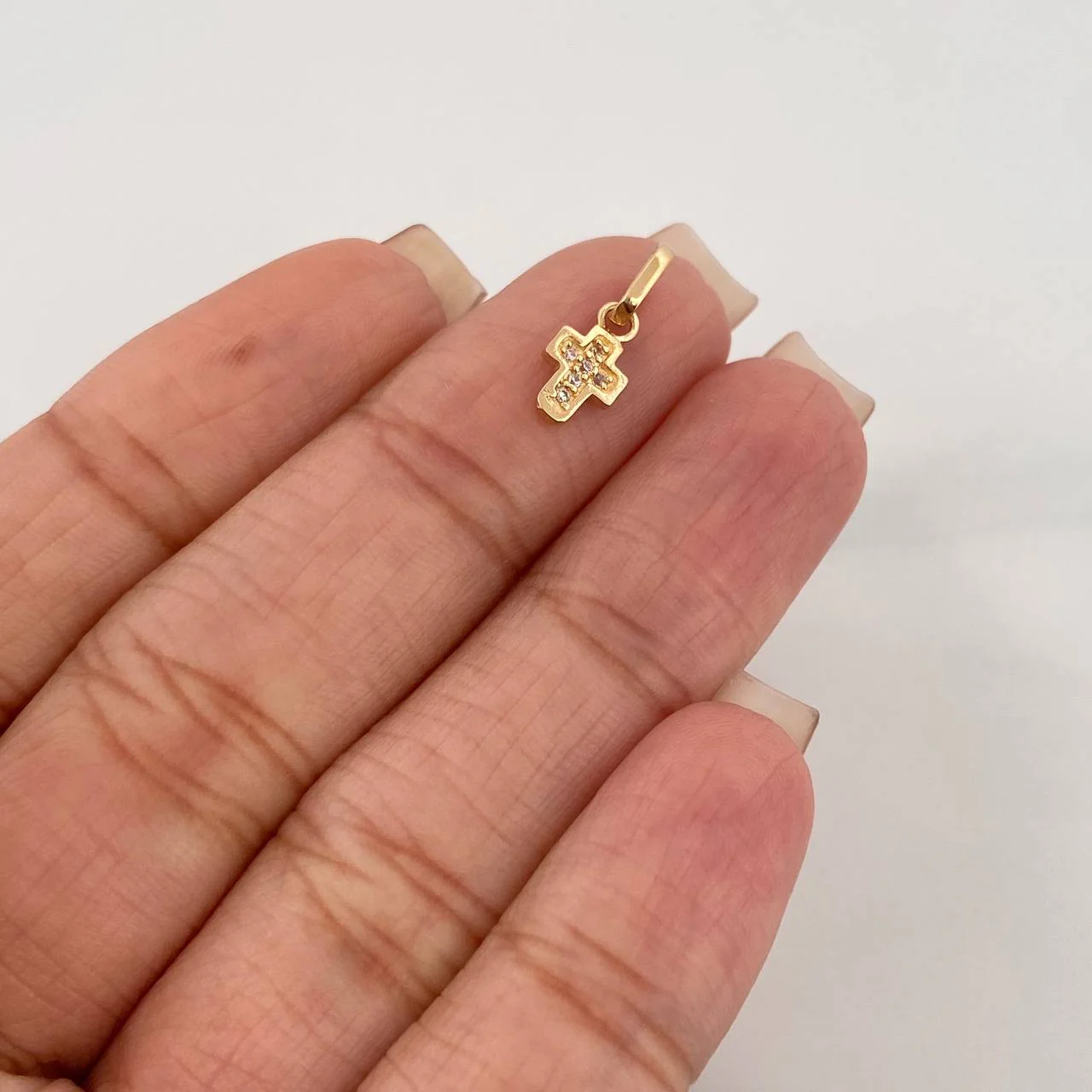 Dije Cruz 0.55 g / 1/2 in Oro Amarillo 18K - Image 4