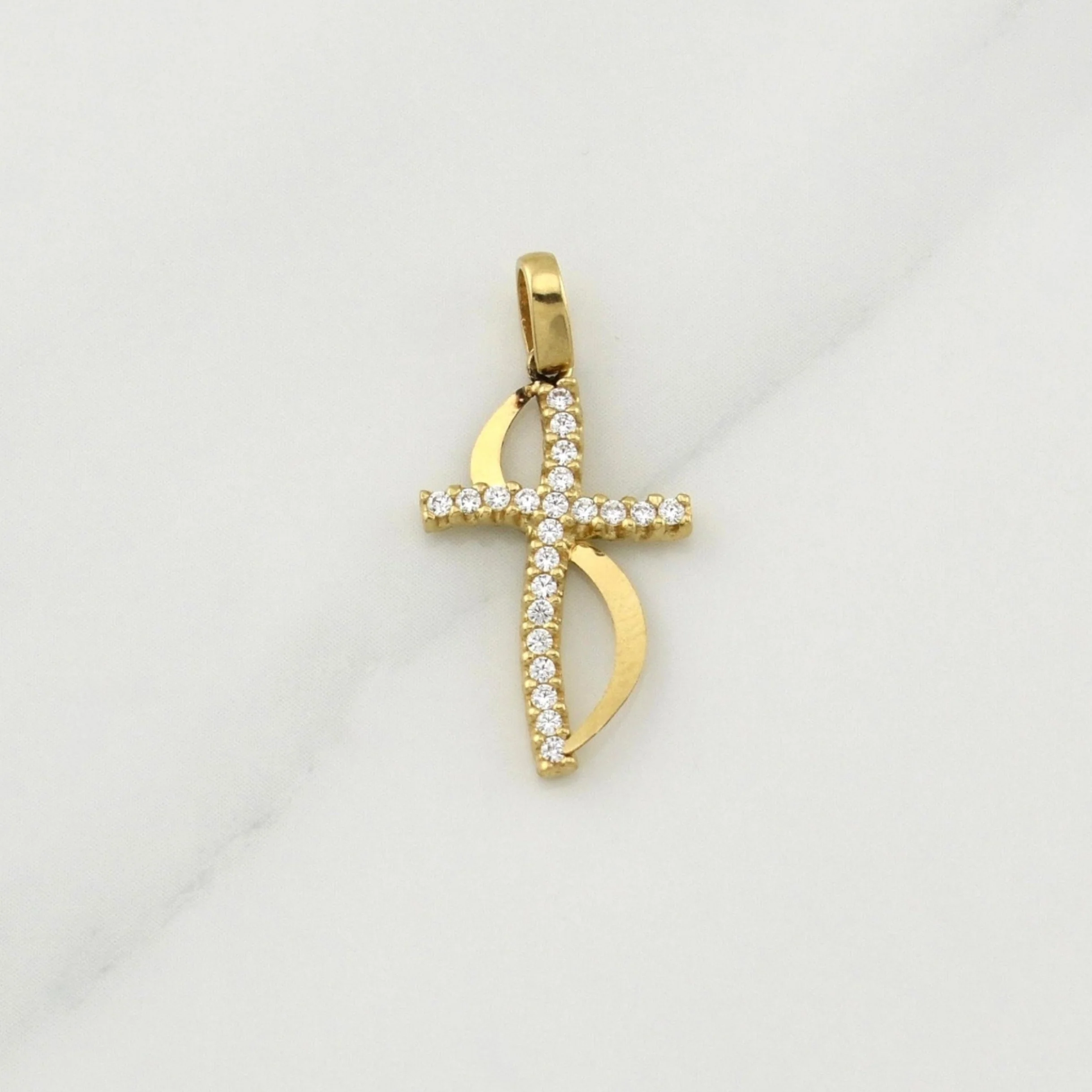 Dije Cruz 1.05 g / 1 in Oro Amarillo 18K