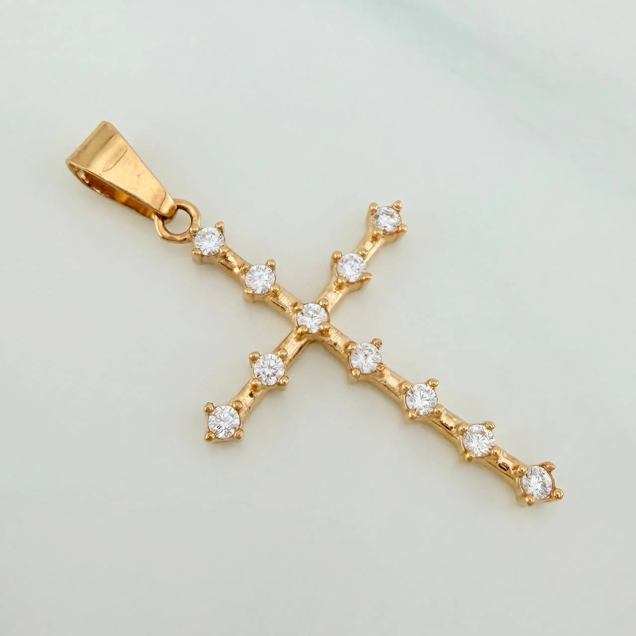 Dije Cruz 2.55gr / 1 1/2 in / Oro Amarillo 18K % - Image 3