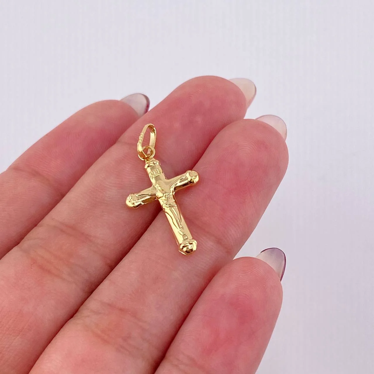 Dije Cruz Cristo 0.7gr / 1 in / Oro Amarillo 18K * - Image 3