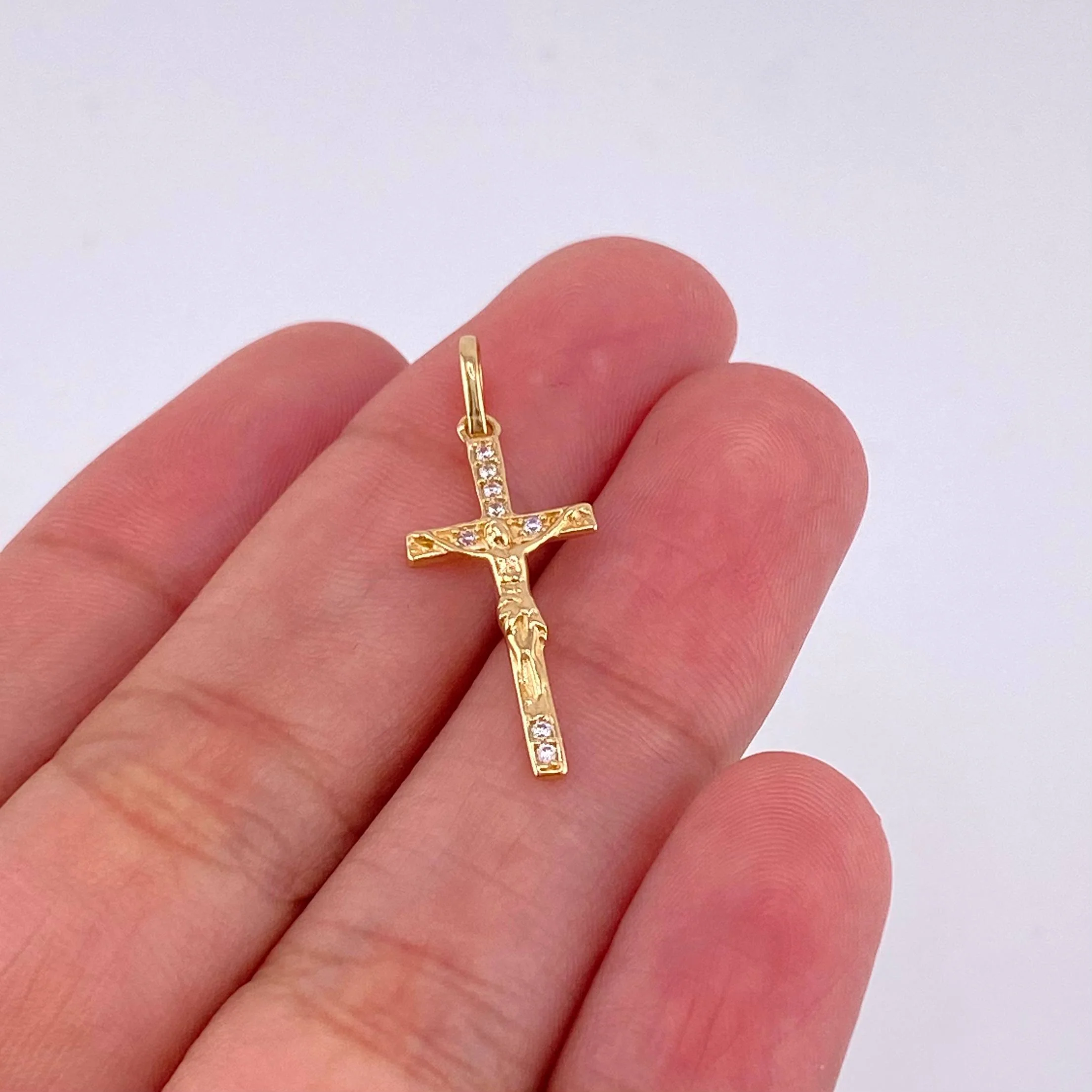 Dije Cruz Cristo 0.9 g / 1 in Oro Amarillo 18K - Image 3