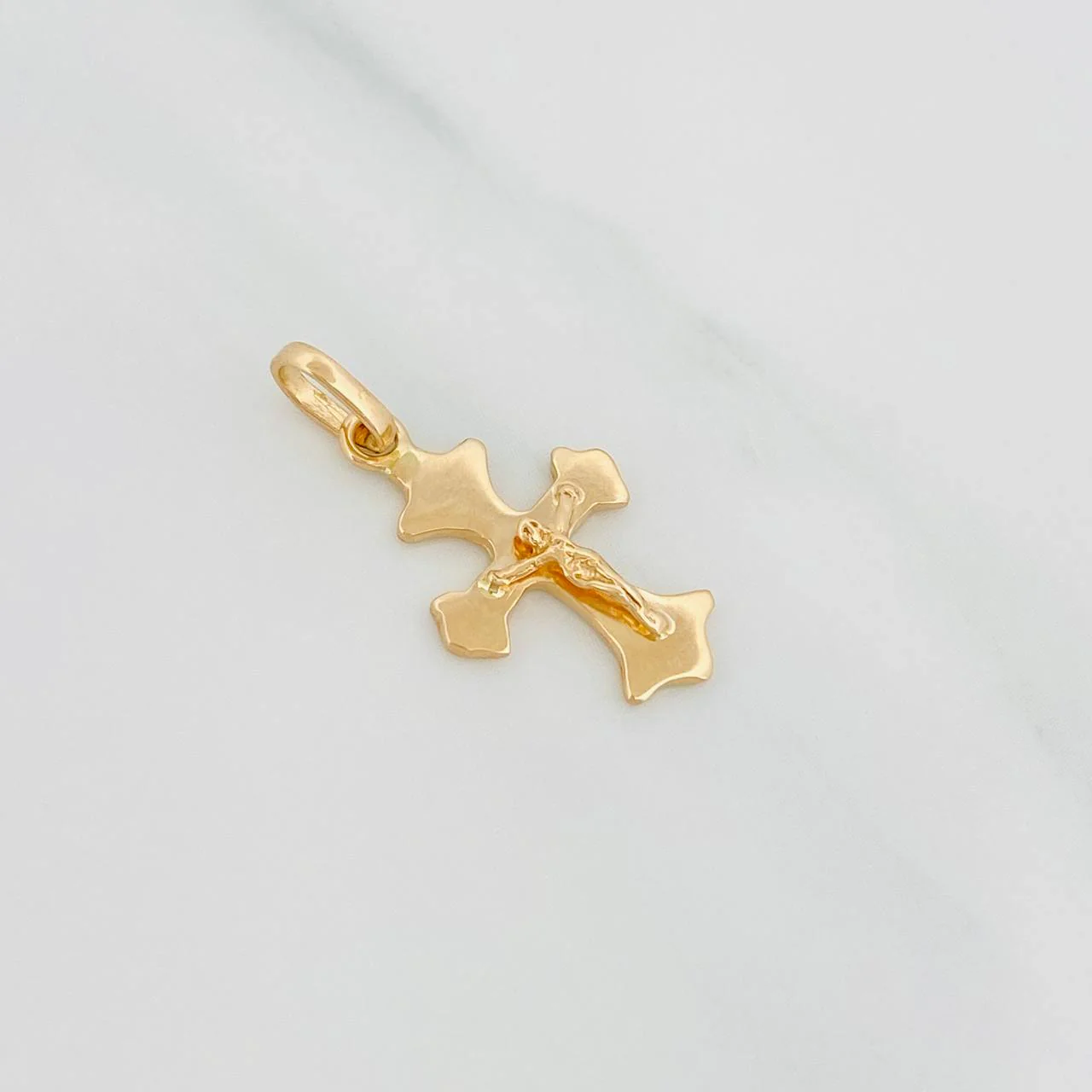 Dije Cruz Cristo 1.35 g / 1 in Oro Amarillo 18K - Image 2