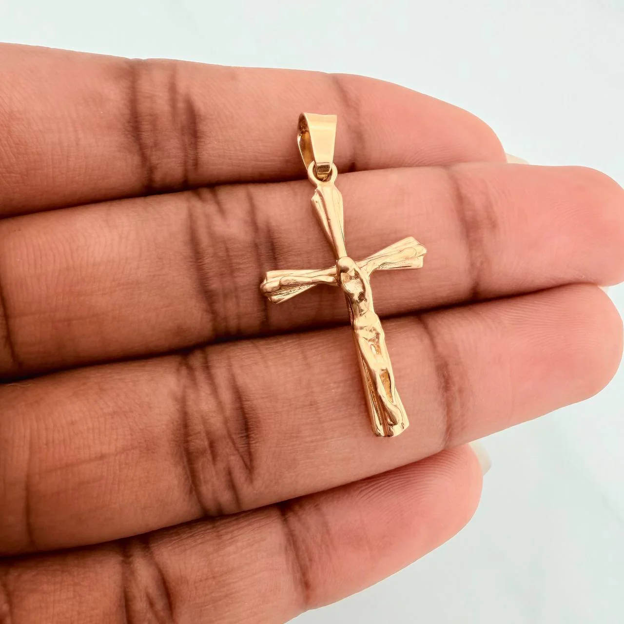 Dije Cruz Cristo 2.25gr / 1 1/2 in / Oro Amarillo 18K $ - Image 4