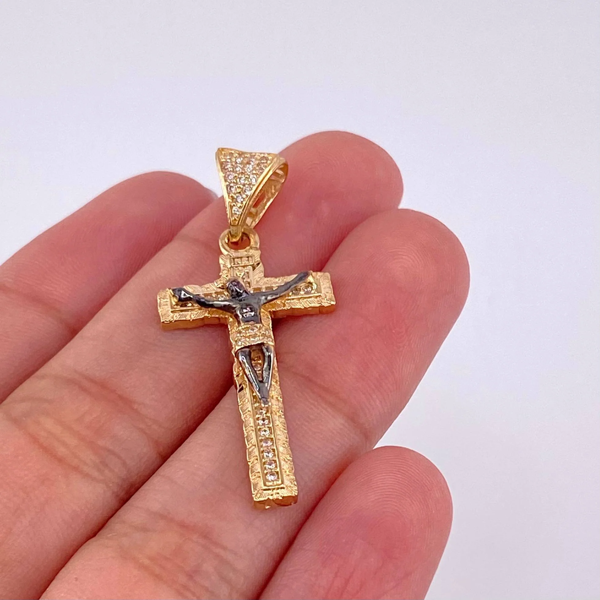 Dije Cruz Cristo 3.8g / 1 1/2 in Oro Amarillo 18K - Image 4