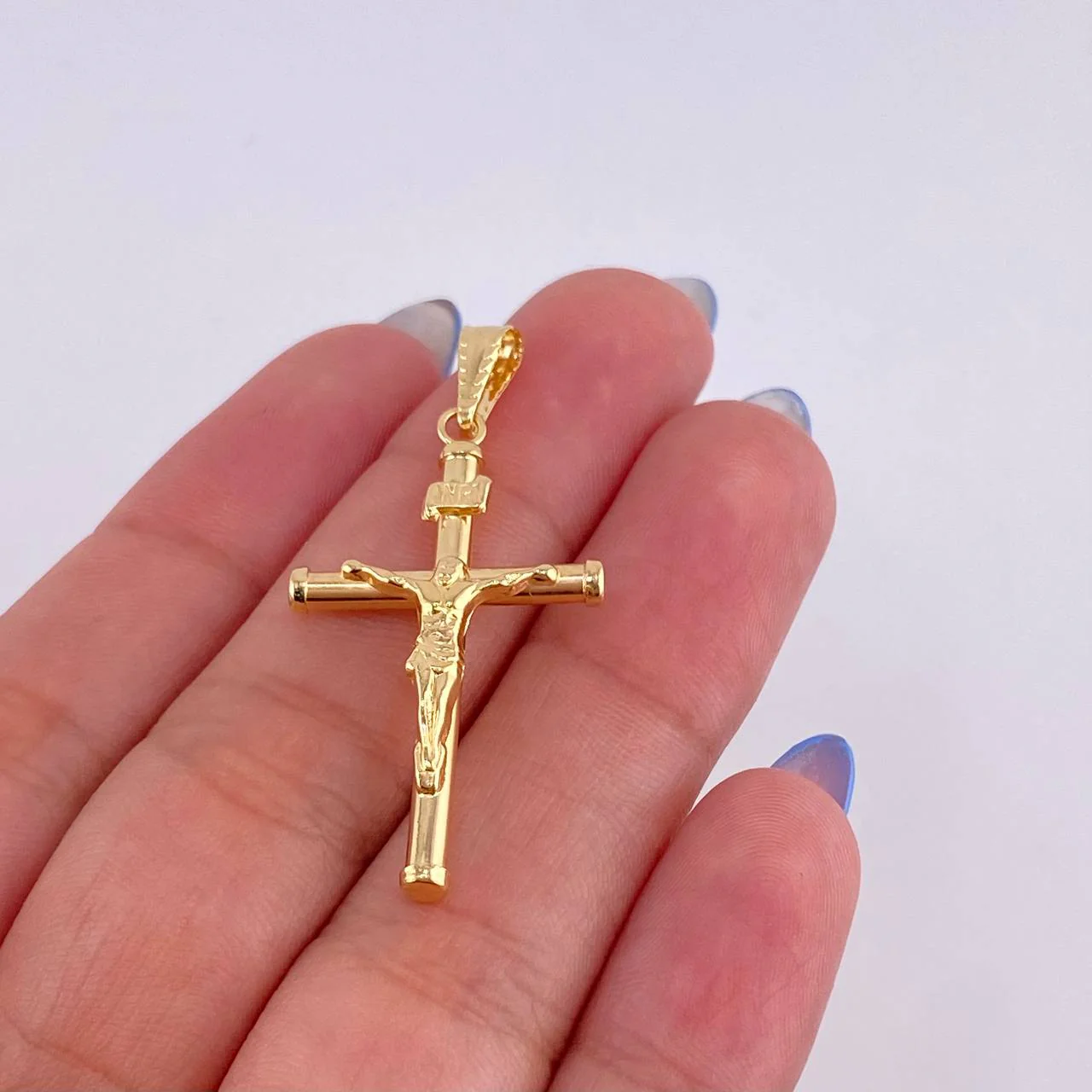 Dije Cruz Cristo Baston 1.4gr / 1 3/4 in / Oro Amarillo 18K © - Image 5