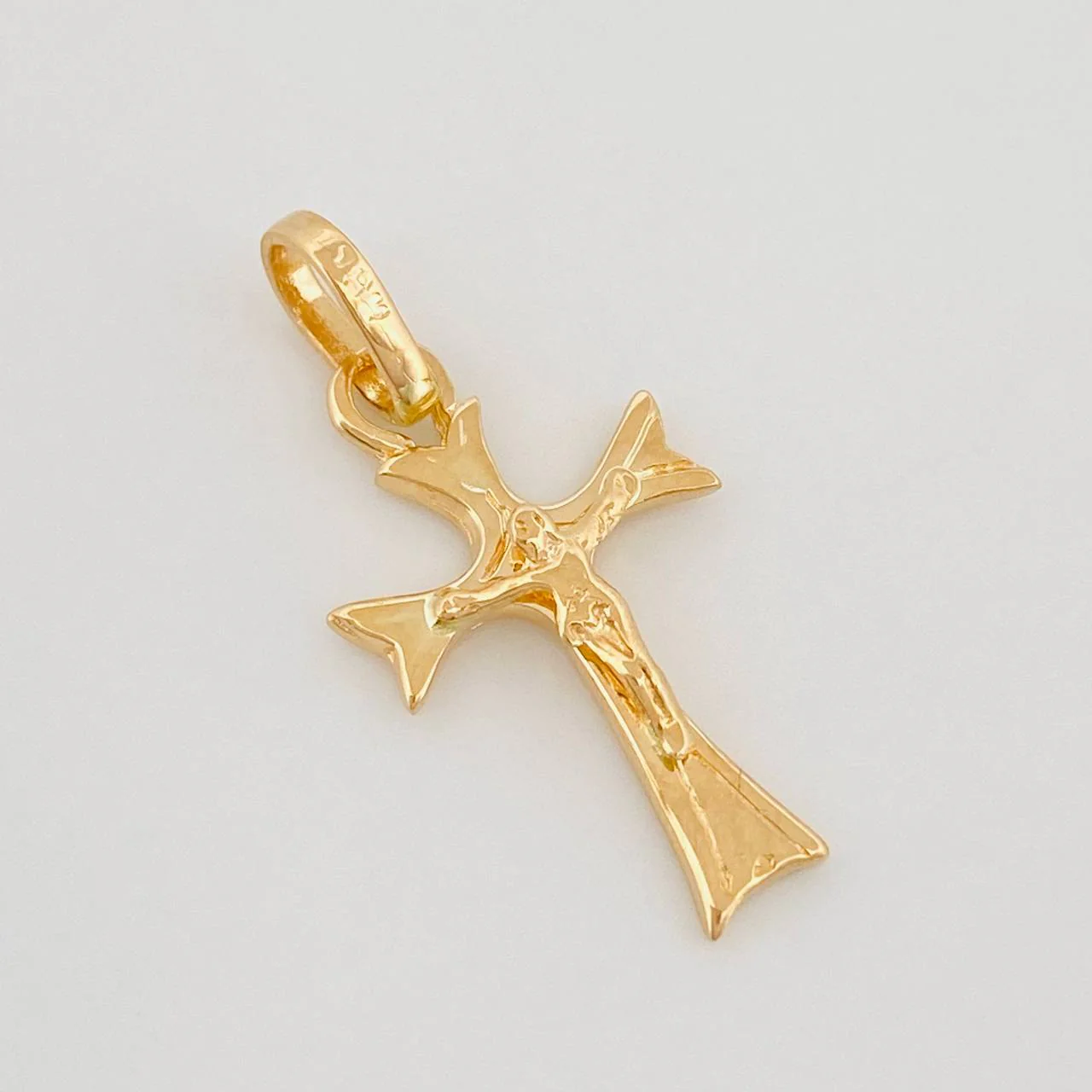 Dije Cruz Cristo Gótica 0.8 g / 1 in Oro Amarillo 18K - Image 3