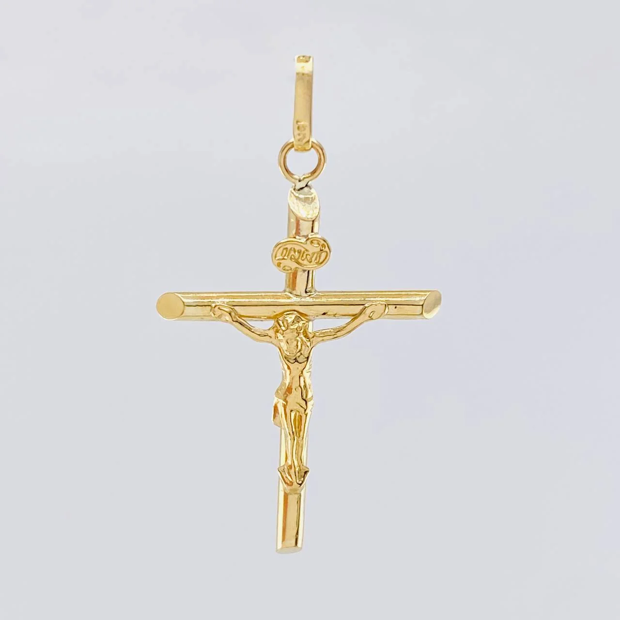 Dije Cruz Cristo Puntas Planas 1.4 g / 1 3/4 in Oro Amarillo 18K - Image 2