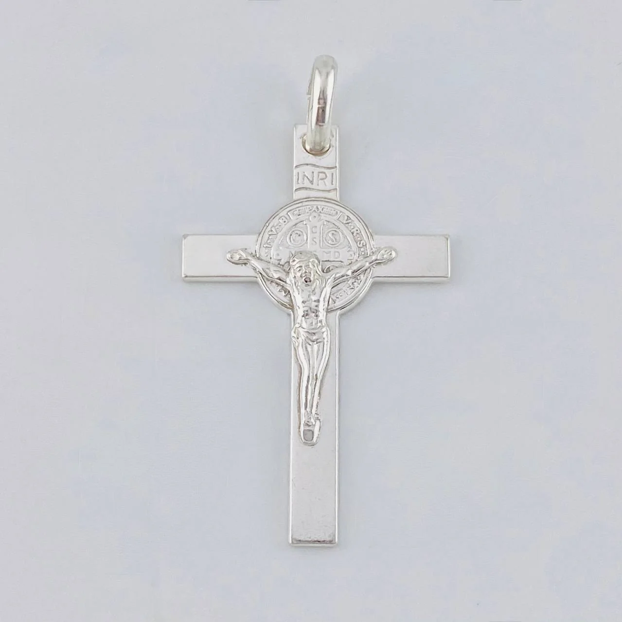 Dije Cruz Cristo San Benito 6.05 g / 2 in Plata 925