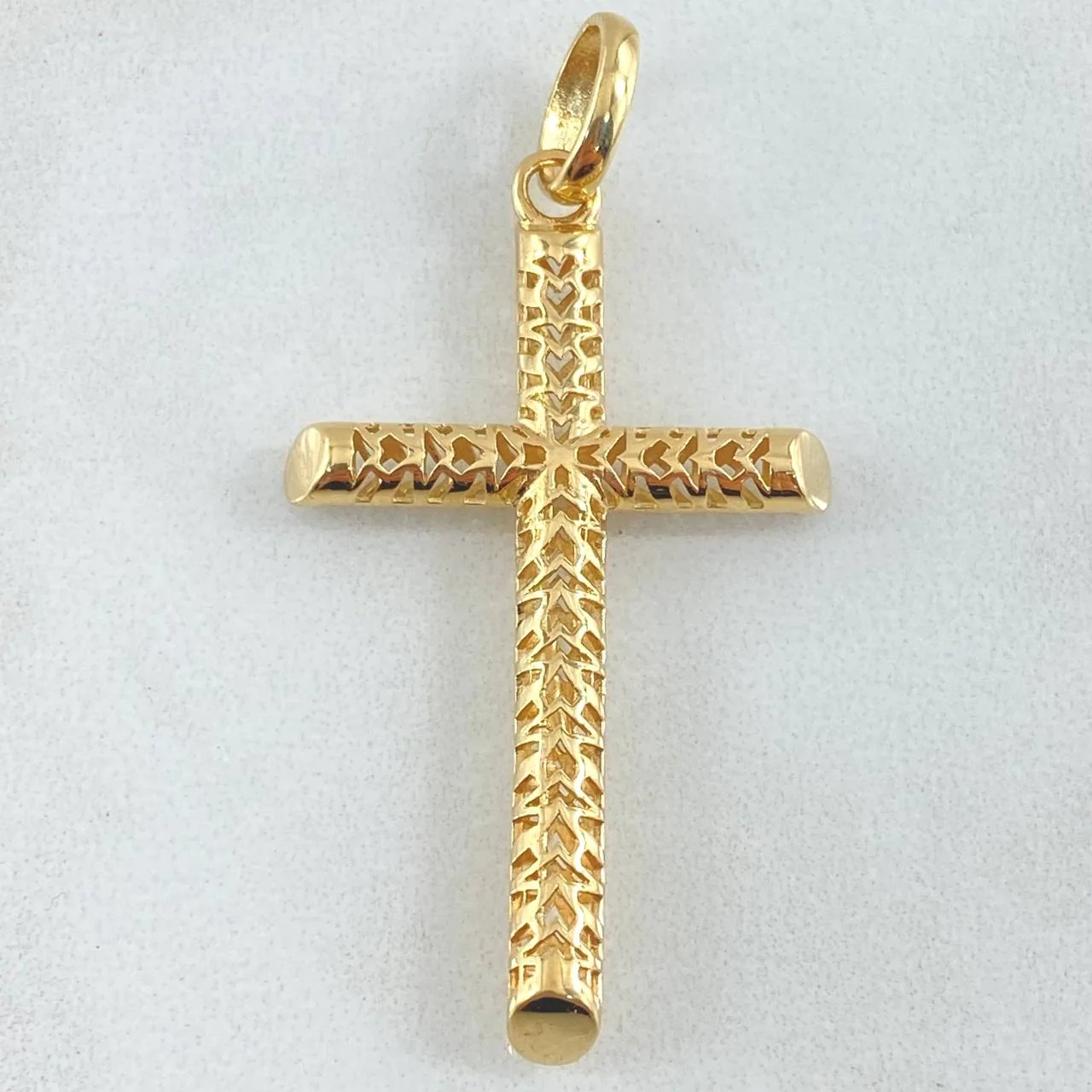 Dije Cruz Malla Latina 4.4 g / 2 in Oro Amarillo 18K