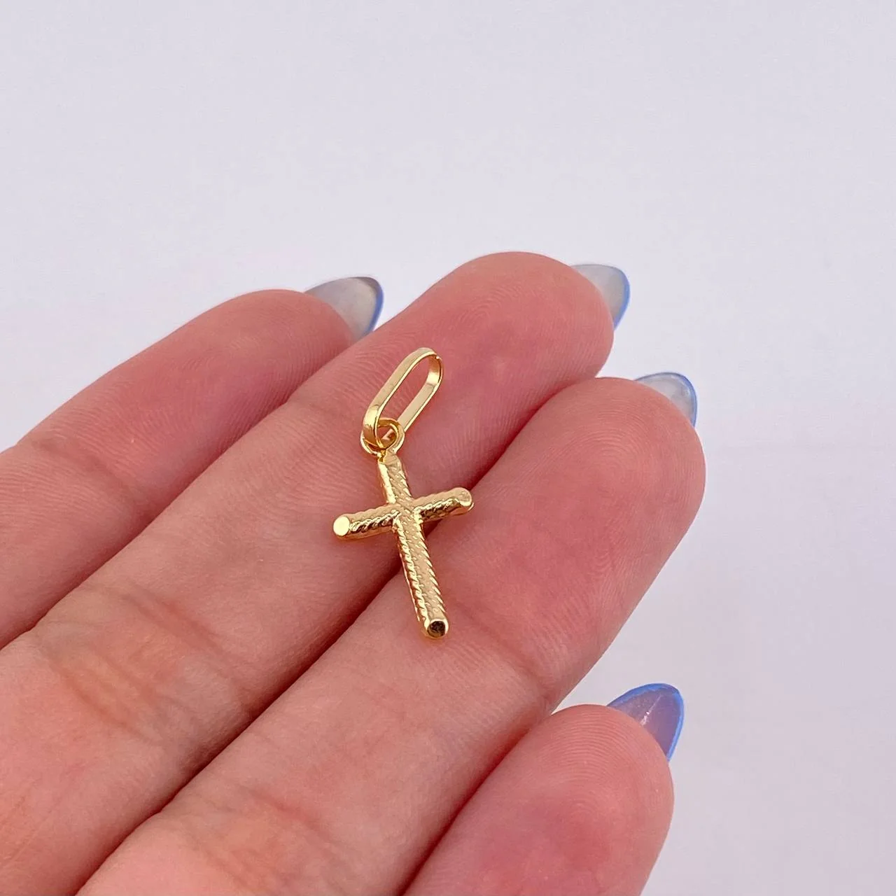 Dije Cruz Rayas Espiral 0.55gr / 1 in / Oro Amarillo 18K - Image 4
